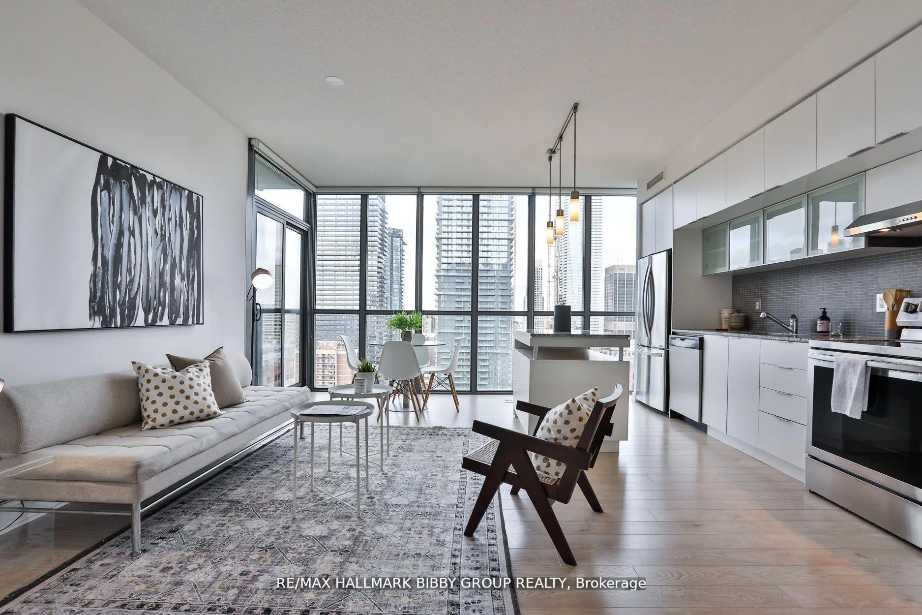 Photo 2 of Unit 3106, 110 Charles Street E, Toronto, Church-Yonge Corridor — HOMEH