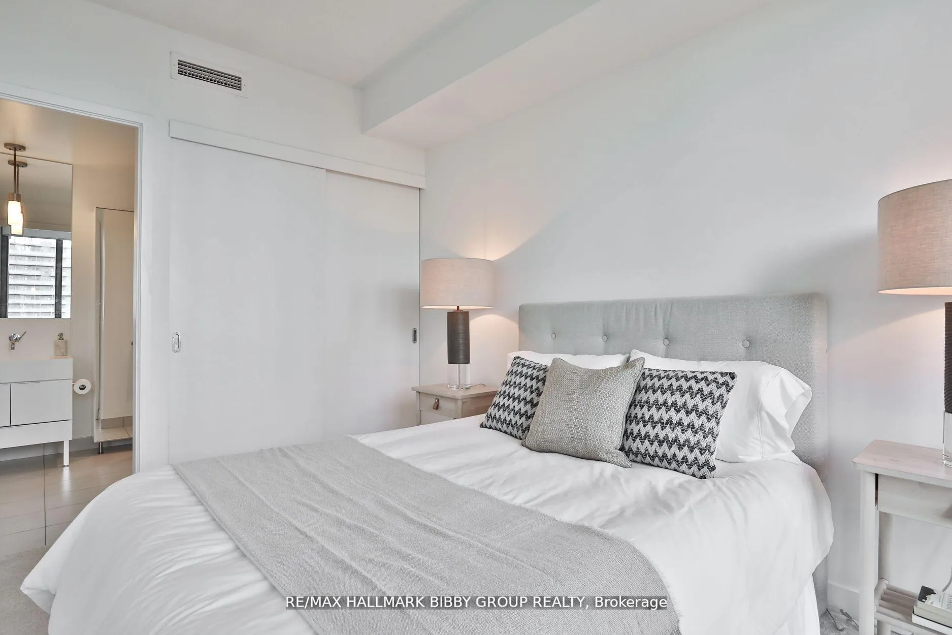 Photo 14 of Unit 3106, 110 Charles Street E, Toronto, Church-Yonge Corridor — HOMEH