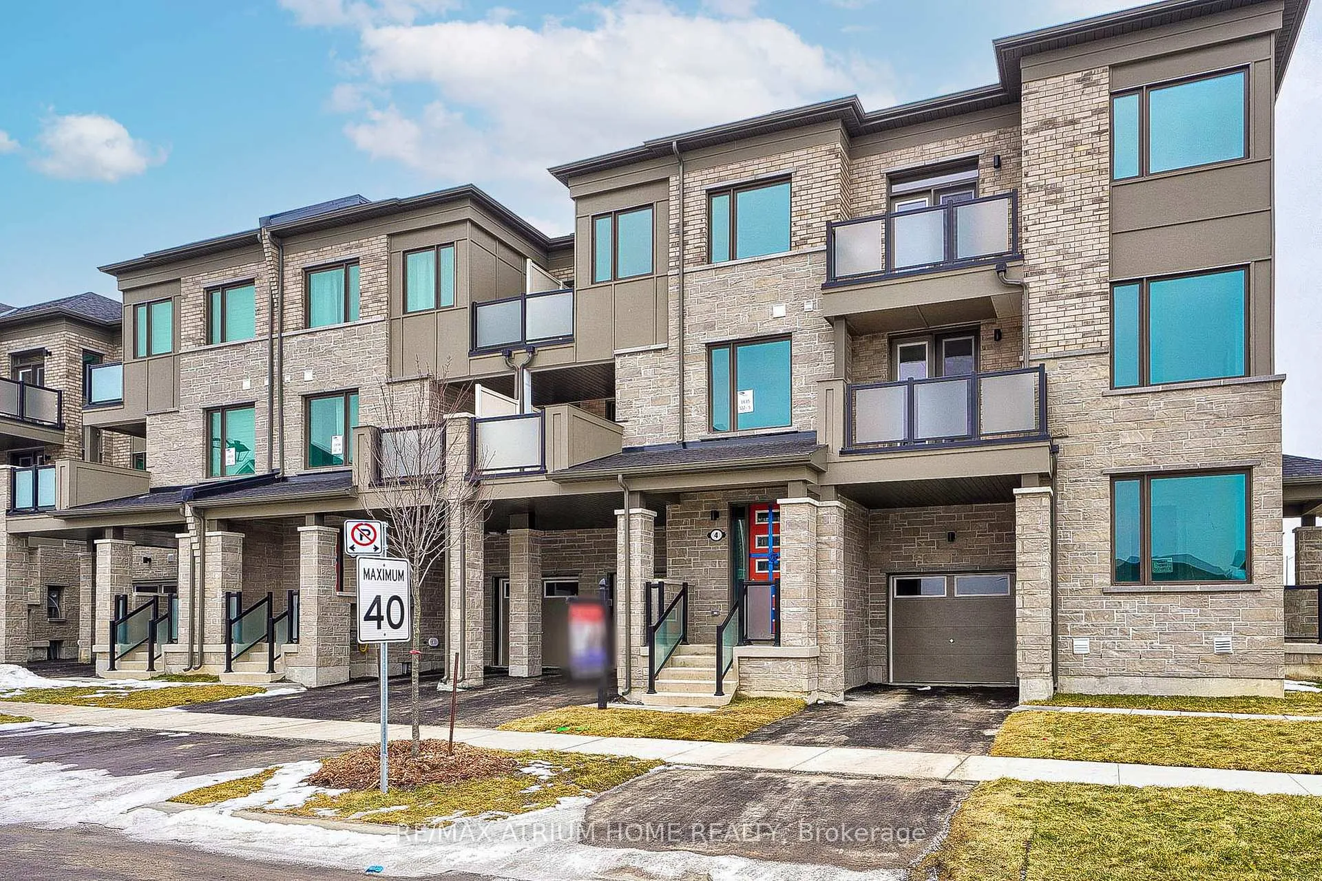 Photo 3 of 4 Thomas Frisby Jr. Crescent, Markham, Victoria Square — HOMEH