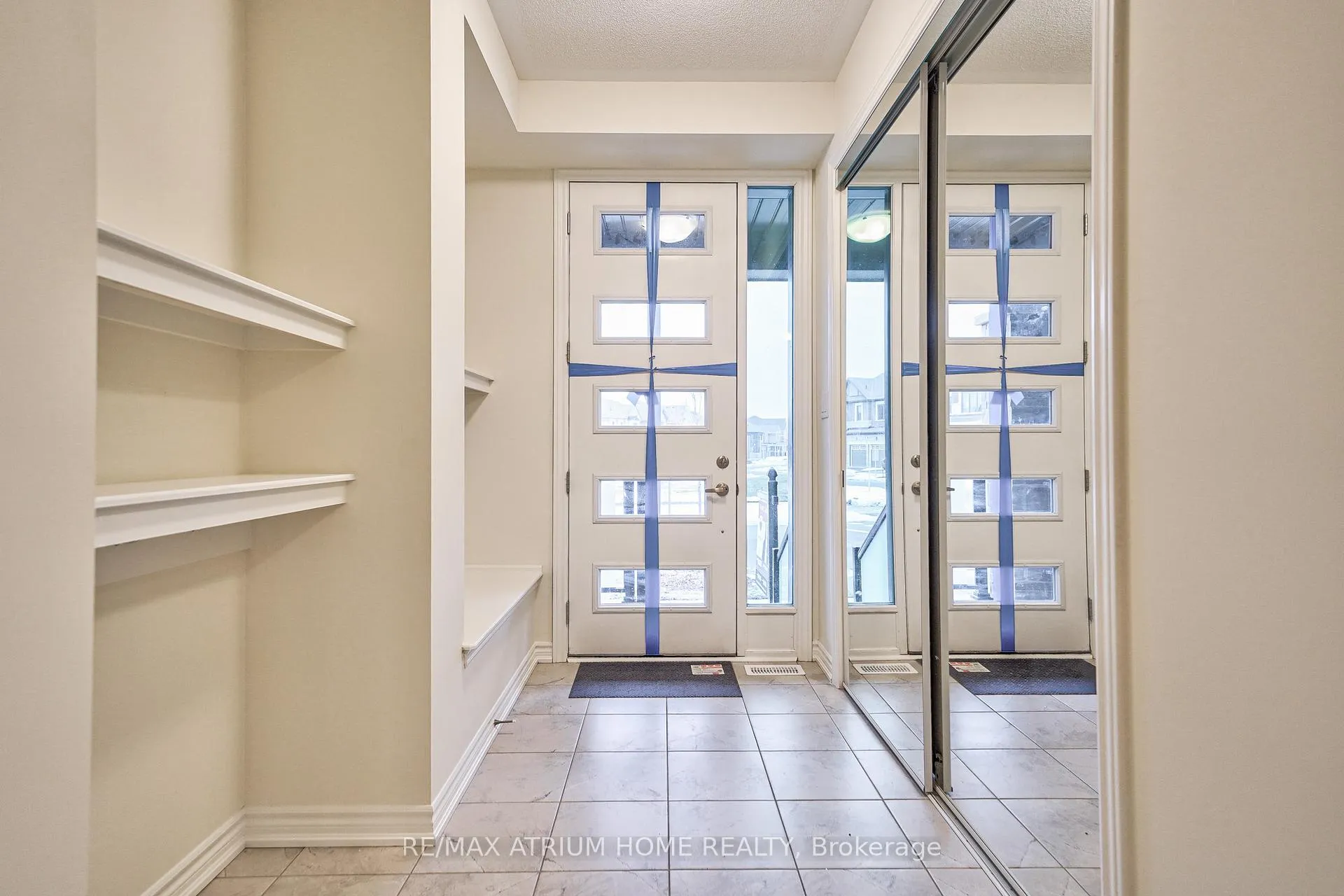 Photo 5 of 4 Thomas Frisby Jr. Crescent, Markham, Victoria Square — HOMEH