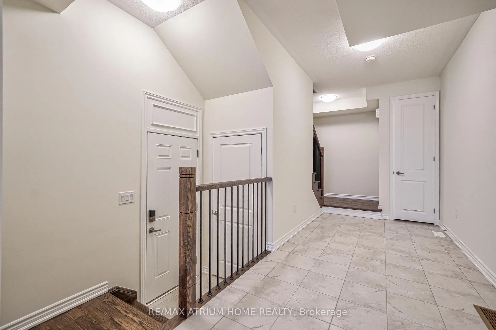 Photo 6 of 4 Thomas Frisby Jr. Crescent, Markham, Victoria Square — HOMEH
