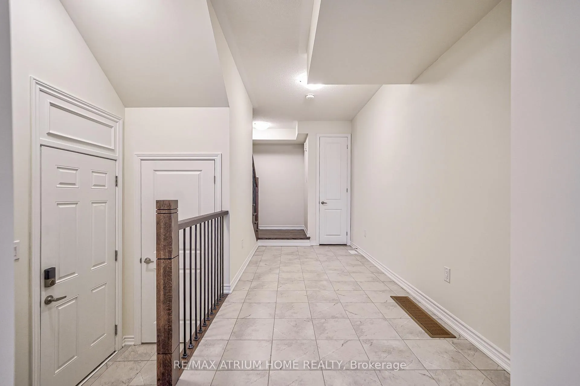 Photo 7 of 4 Thomas Frisby Jr. Crescent, Markham, Victoria Square — HOMEH