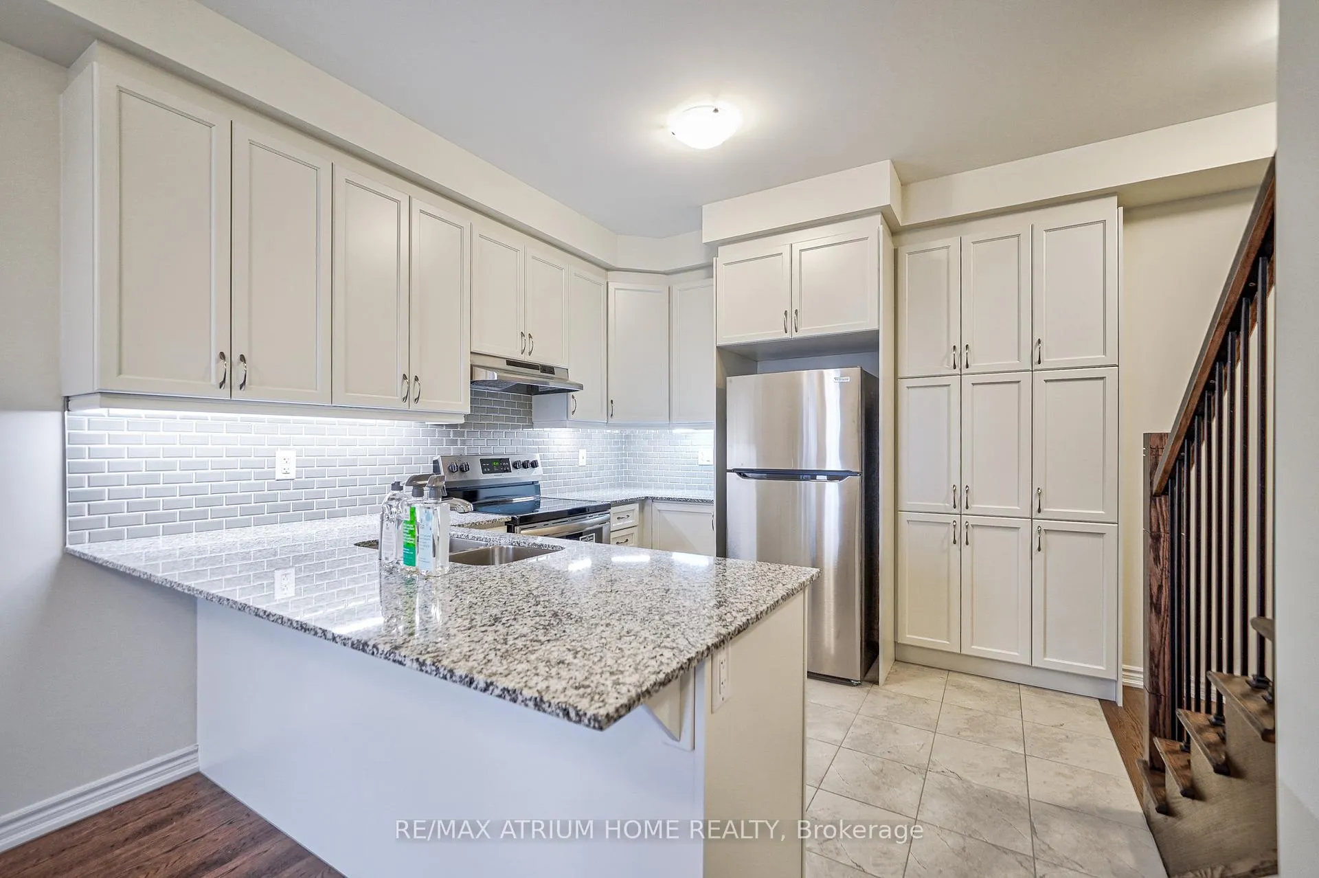 Photo 16 of 4 Thomas Frisby Jr. Crescent, Markham, Victoria Square — HOMEH