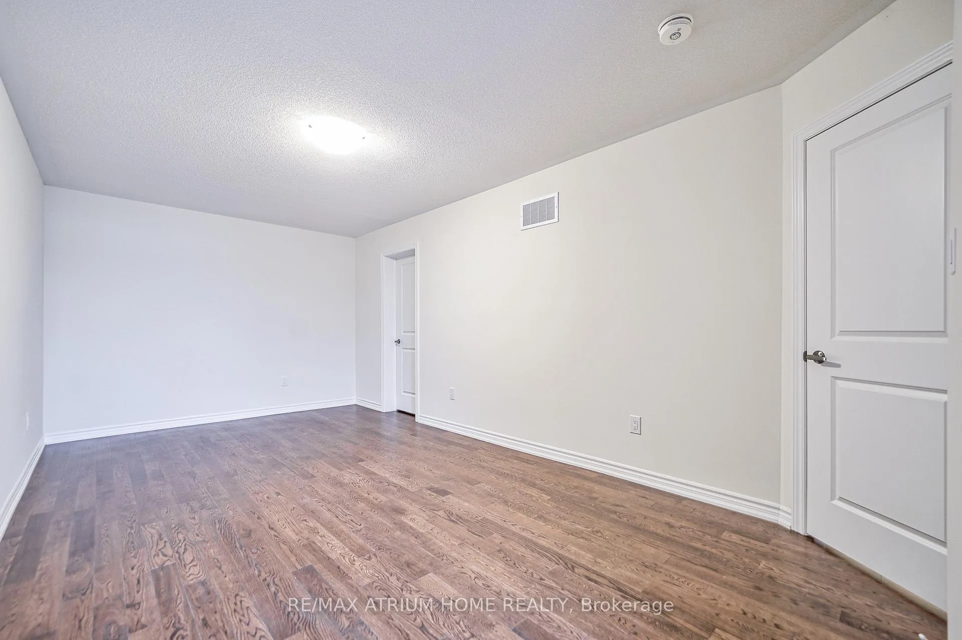 Photo 24 of 4 Thomas Frisby Jr. Crescent, Markham, Victoria Square — HOMEH