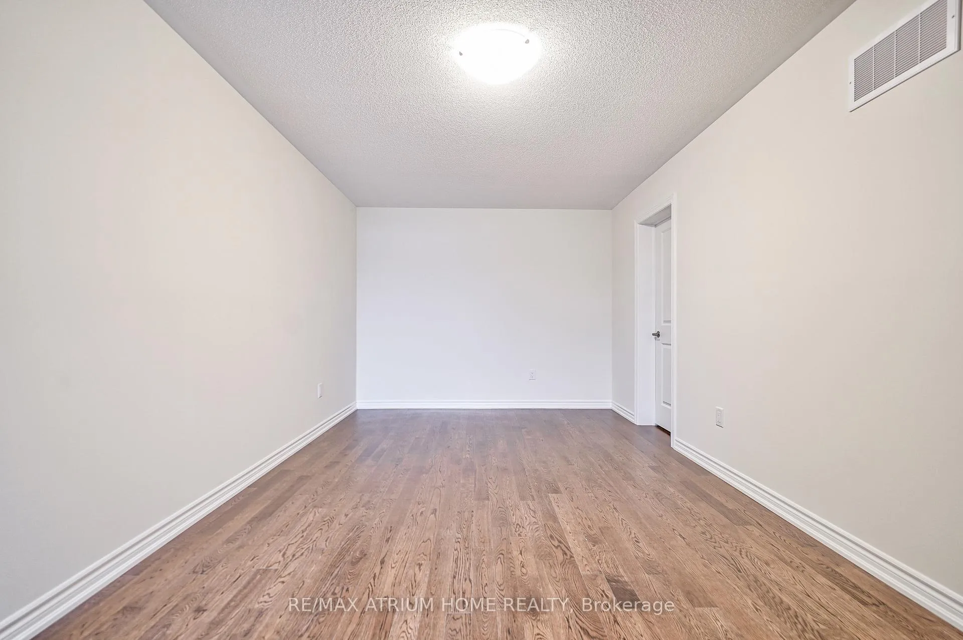 Photo 25 of 4 Thomas Frisby Jr. Crescent, Markham, Victoria Square — HOMEH