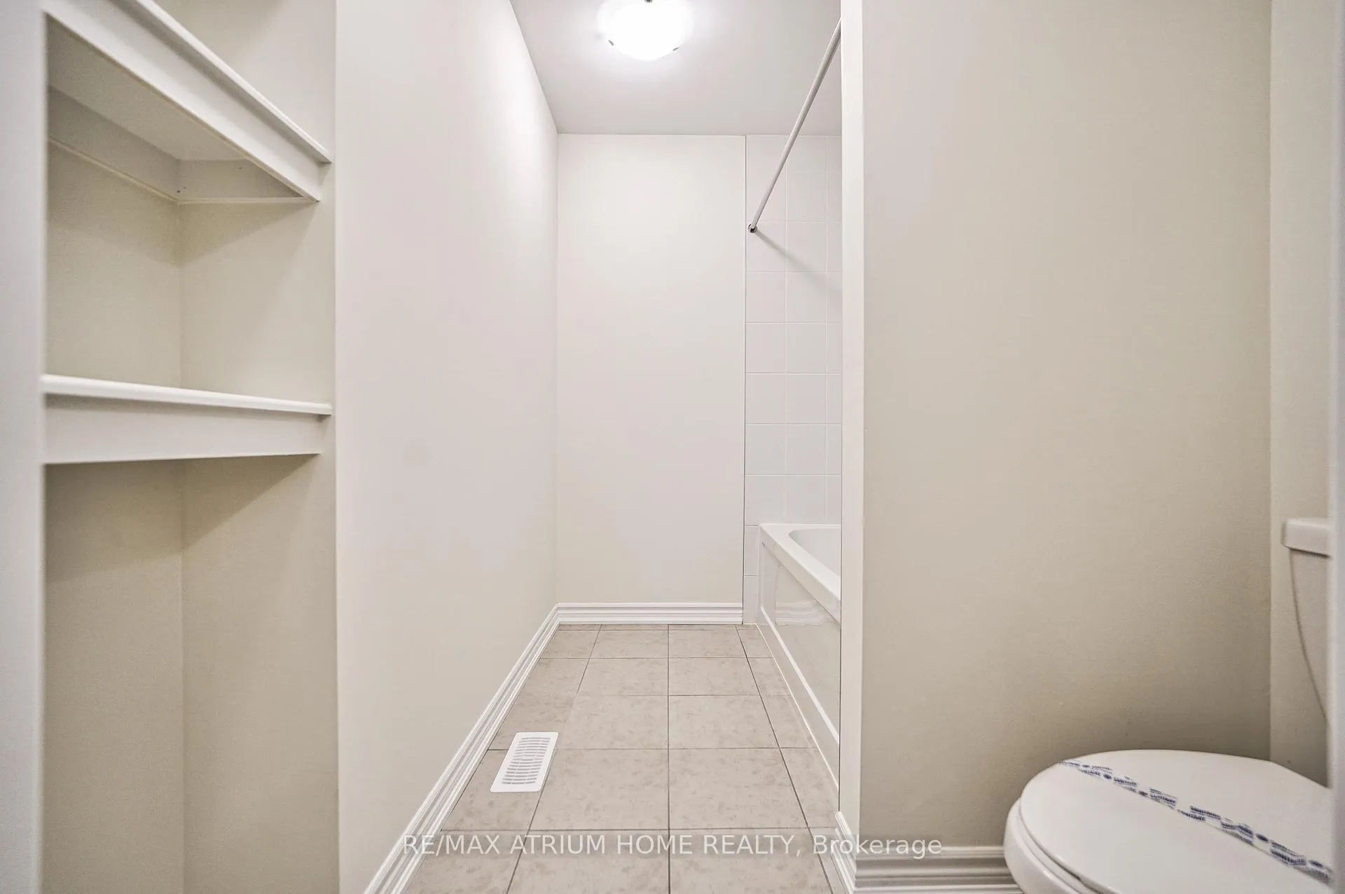 Photo 36 of 4 Thomas Frisby Jr. Crescent, Markham, Victoria Square — HOMEH