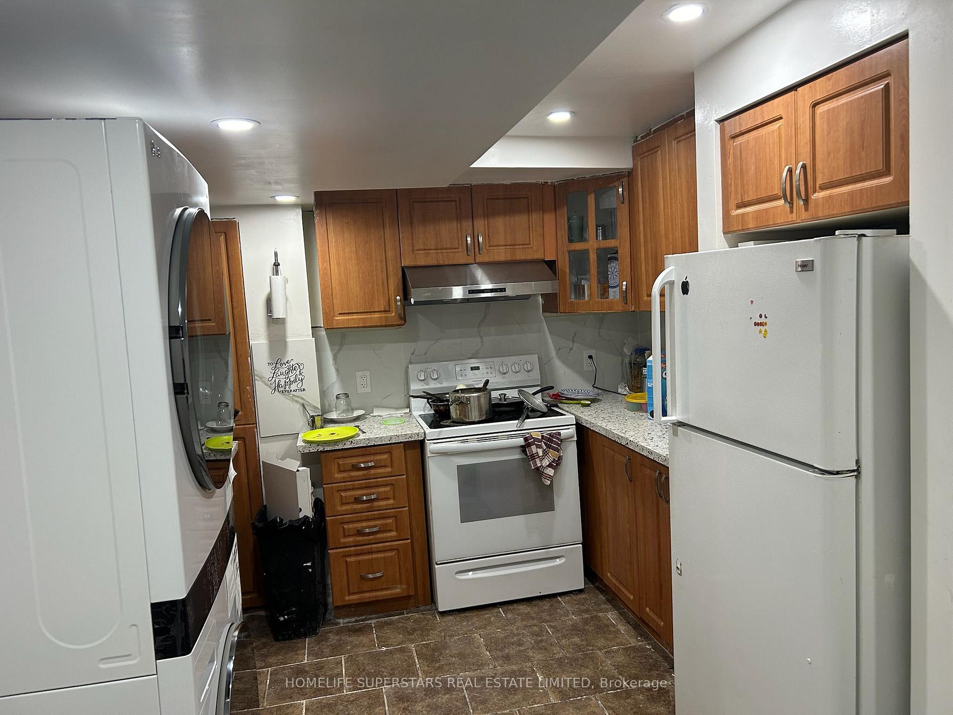 Photo 6 of 99 Hood Cres, Brampton, Fletcher's West — HOMEH