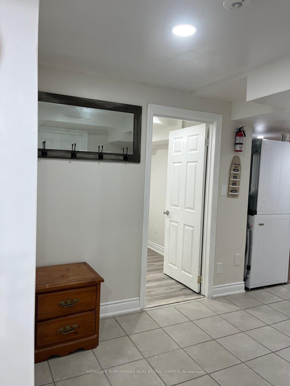 Photo 12 of 99 Hood Cres, Brampton, Fletcher's West — HOMEH