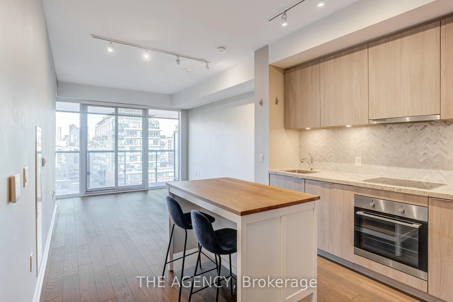 Photo 2 of Unit 1108, 158 Front Street E, Toronto, Moss Park — HOMEH