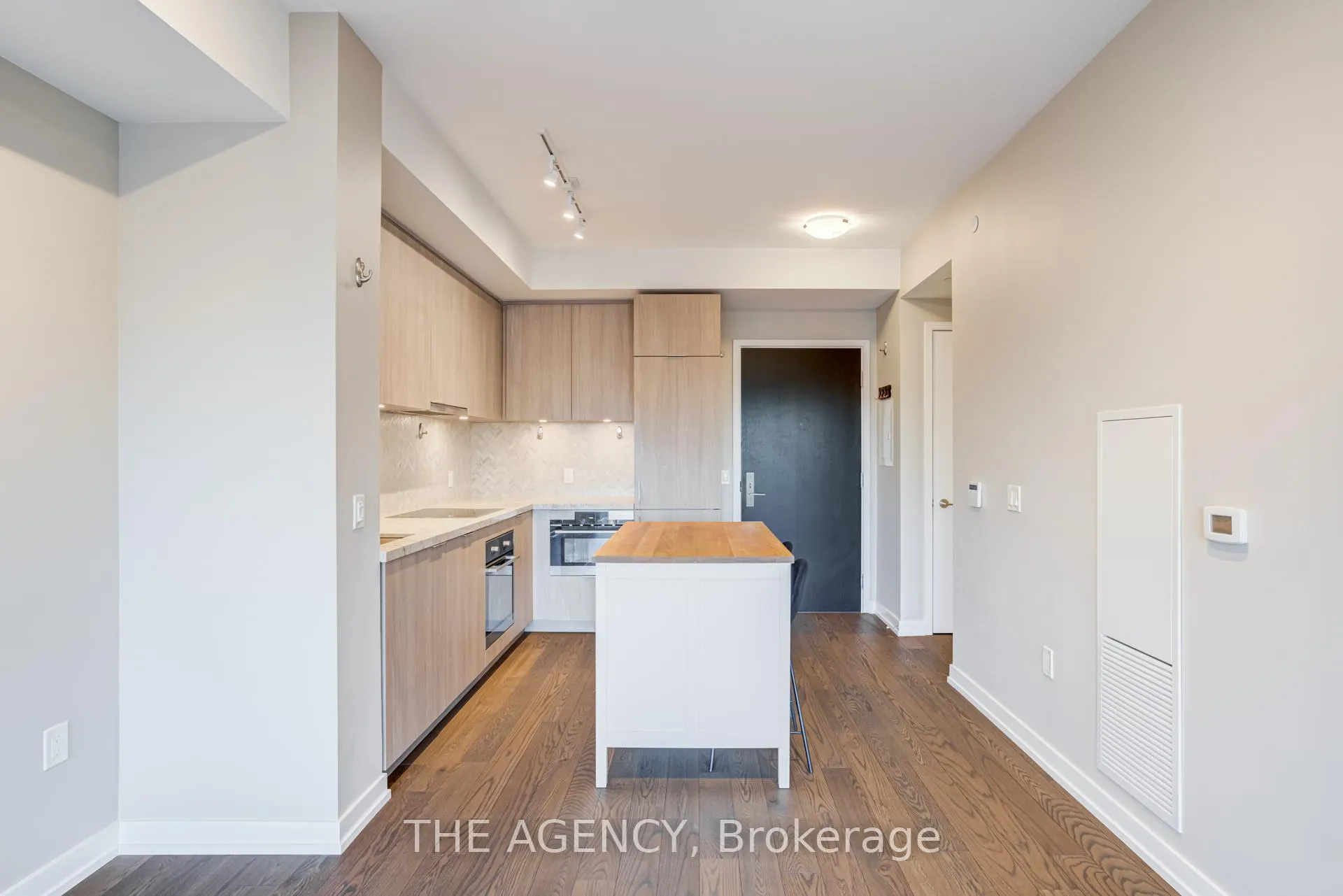 Photo 3 of Unit 1108, 158 Front Street E, Toronto, Moss Park — HOMEH