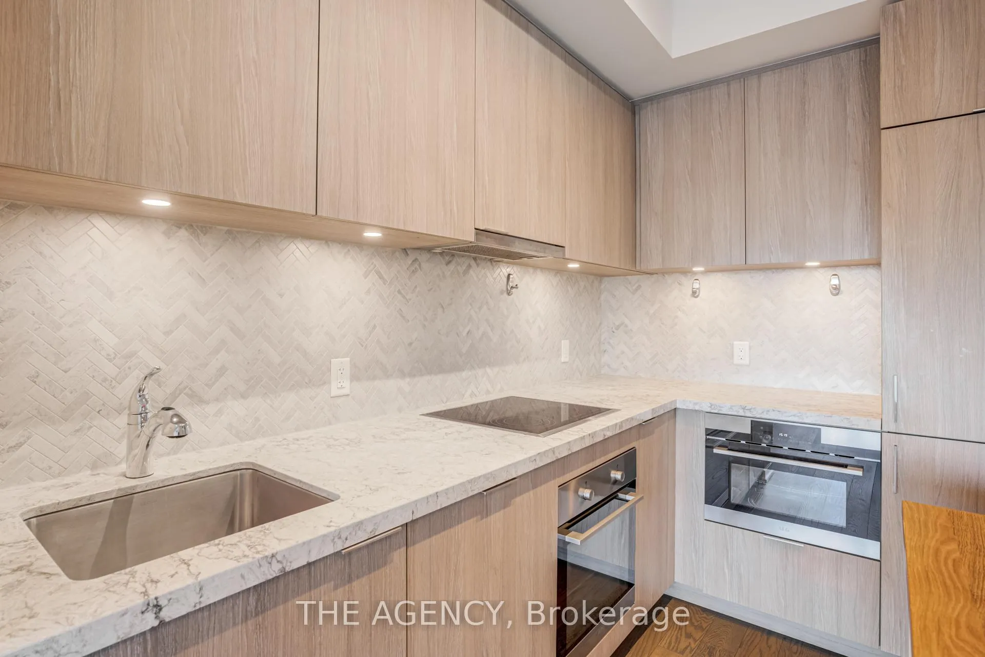 Photo 6 of Unit 1108, 158 Front Street E, Toronto, Moss Park — HOMEH