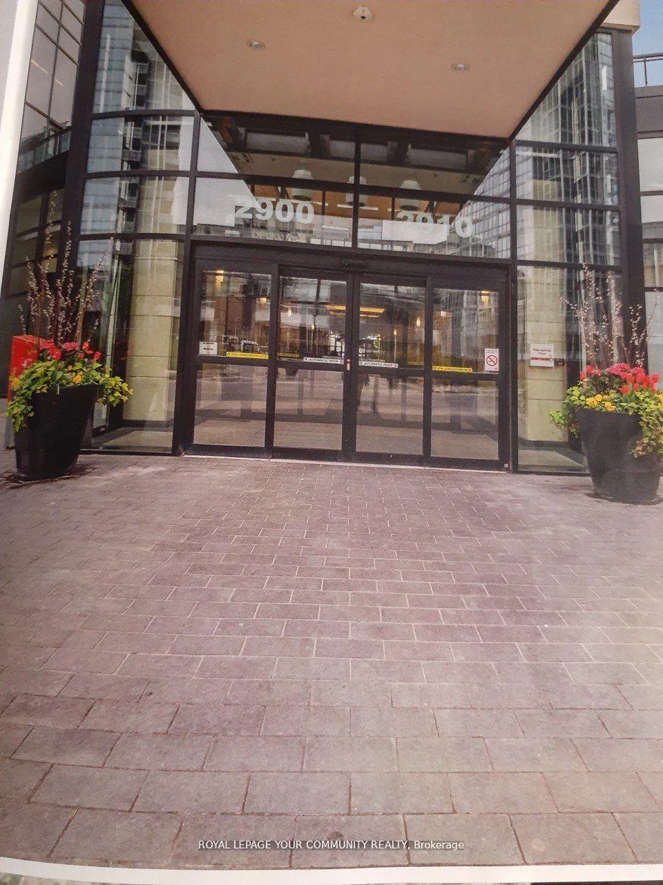 Front of Unit 1604, 2900 Highway 7 Road