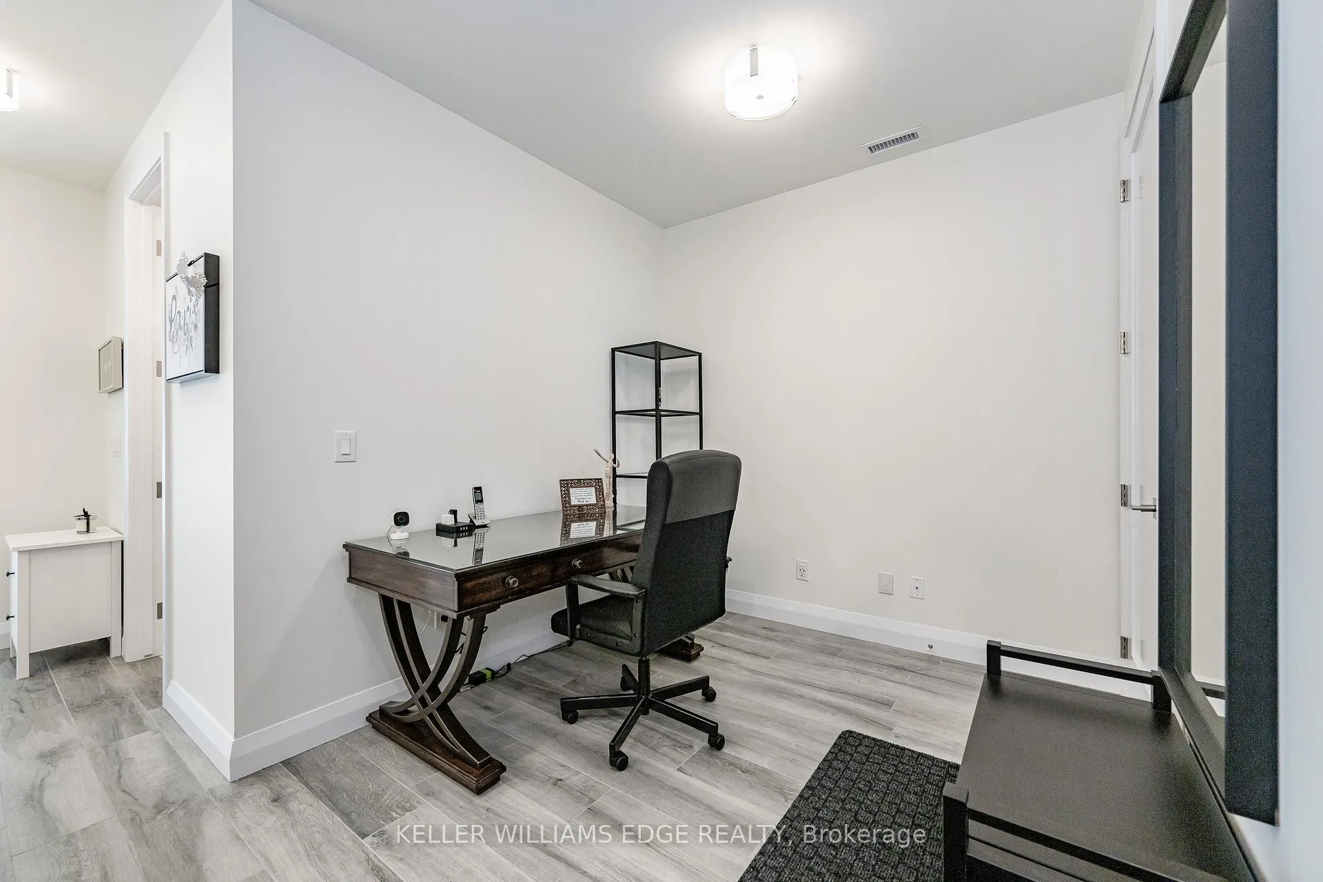 Photo 5 of Unit 415, 101 Locke Street S, Hamilton, Kirkendall — HOMEH