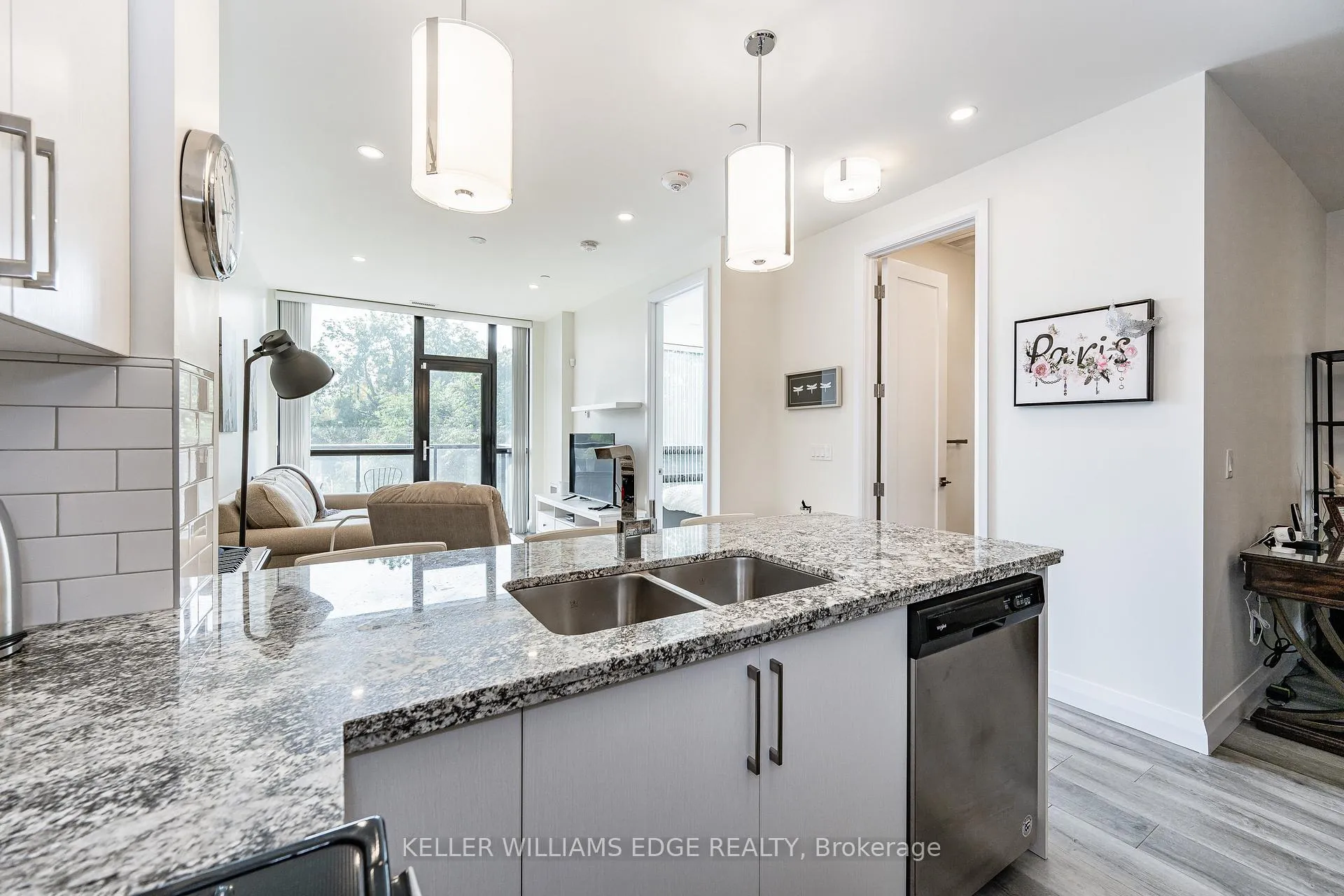 Photo 12 of Unit 415, 101 Locke Street S, Hamilton, Kirkendall — HOMEH
