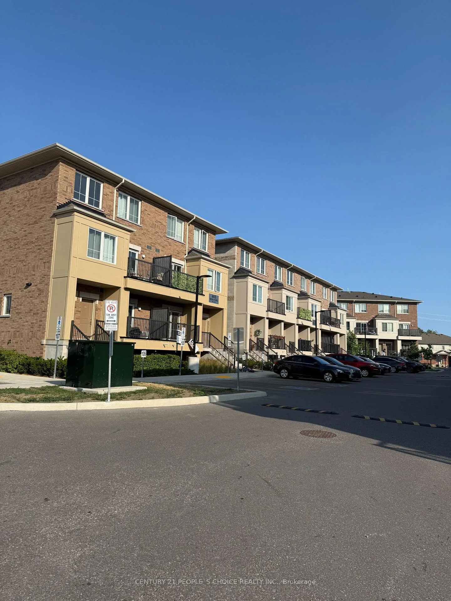 Front of Unit 4, 465 Beresford Path