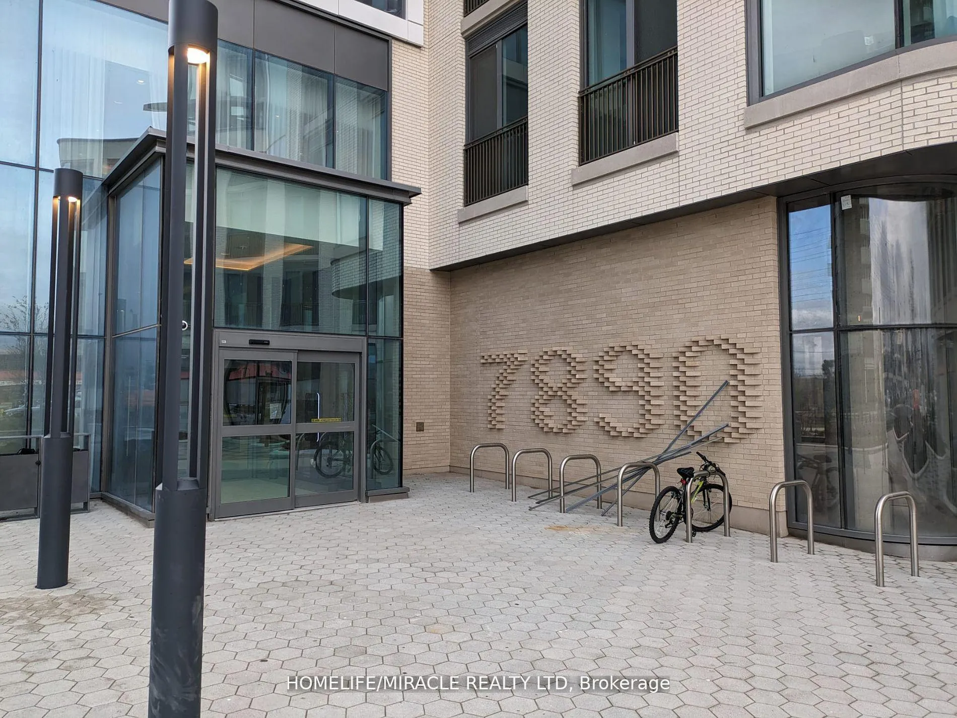 Photo 4 of Unit 5612, 7890 Jane Street, Vaughan, Concord — HOMEH