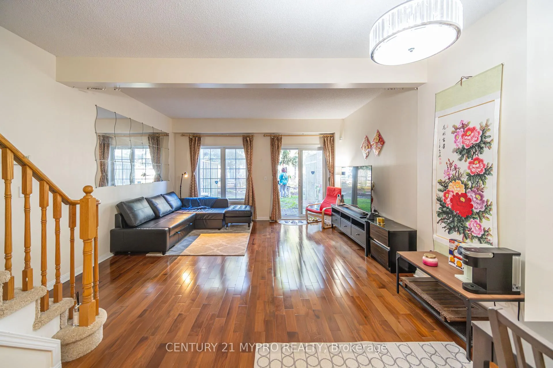 Photo 3 of Unit 11, 1 Alpen Way, Markham, Unionville — HOMEH