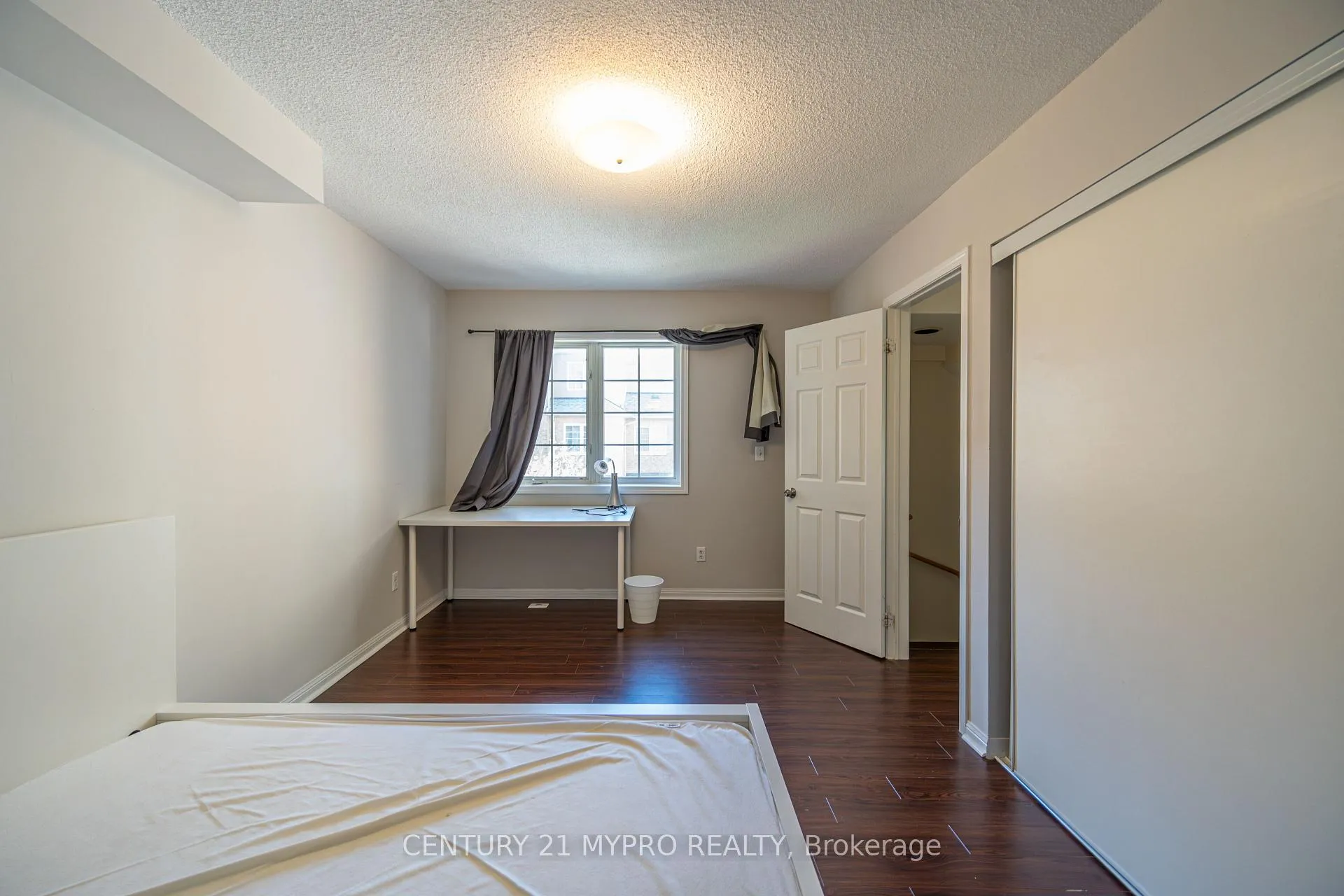 Photo 5 of Unit 11, 1 Alpen Way, Markham, Unionville — HOMEH