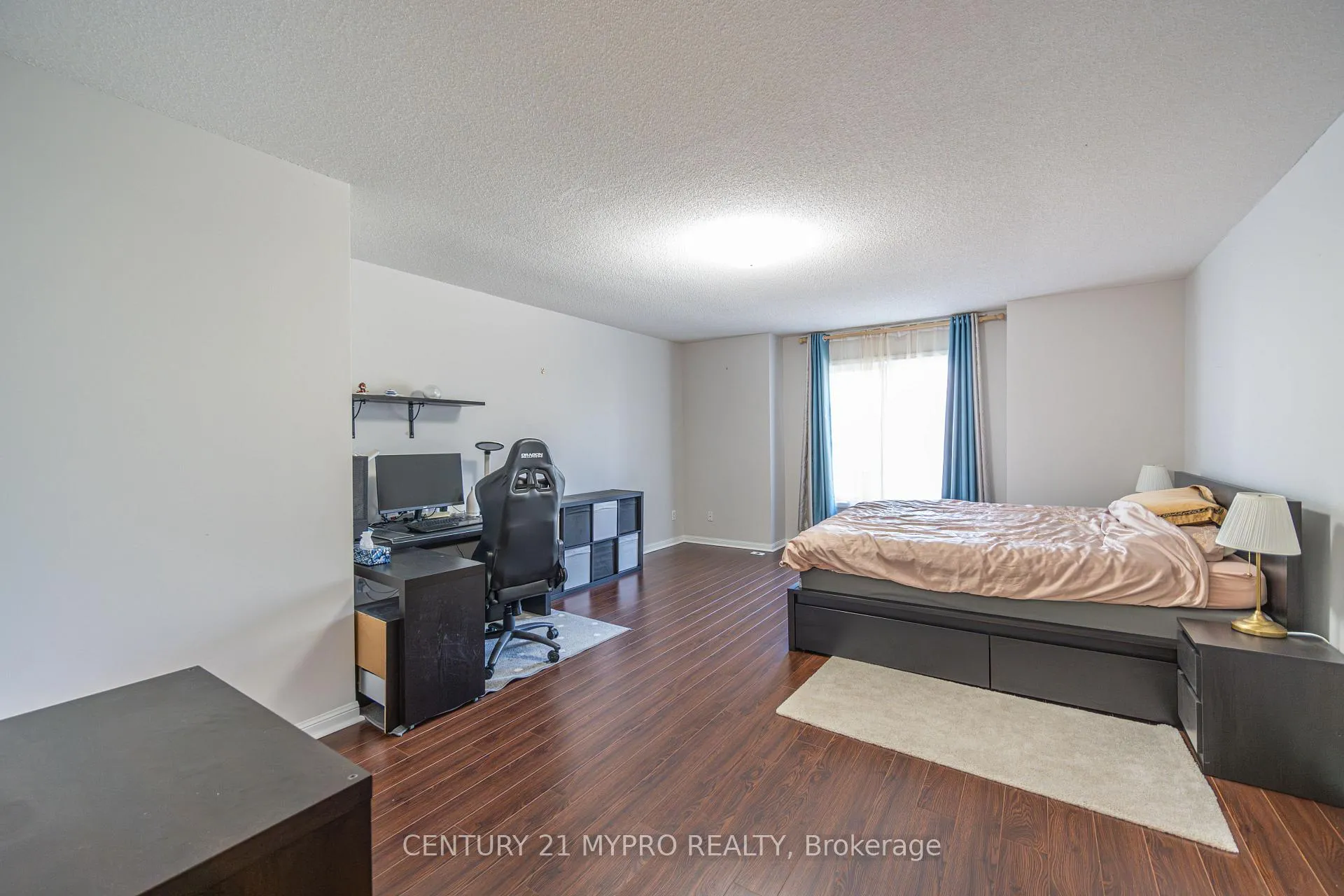 Photo 7 of Unit 11, 1 Alpen Way, Markham, Unionville — HOMEH