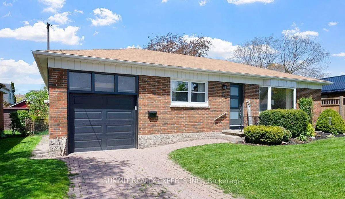 Photo 1 of 24 parkway Crescent, Clarington, Bowmanville — HOMEH