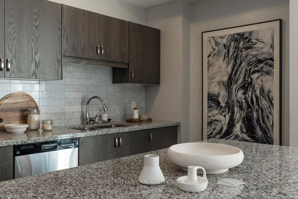 Photo 6 of Unit 716, 118 King Street E, Hamilton, Beasley — HOMEH