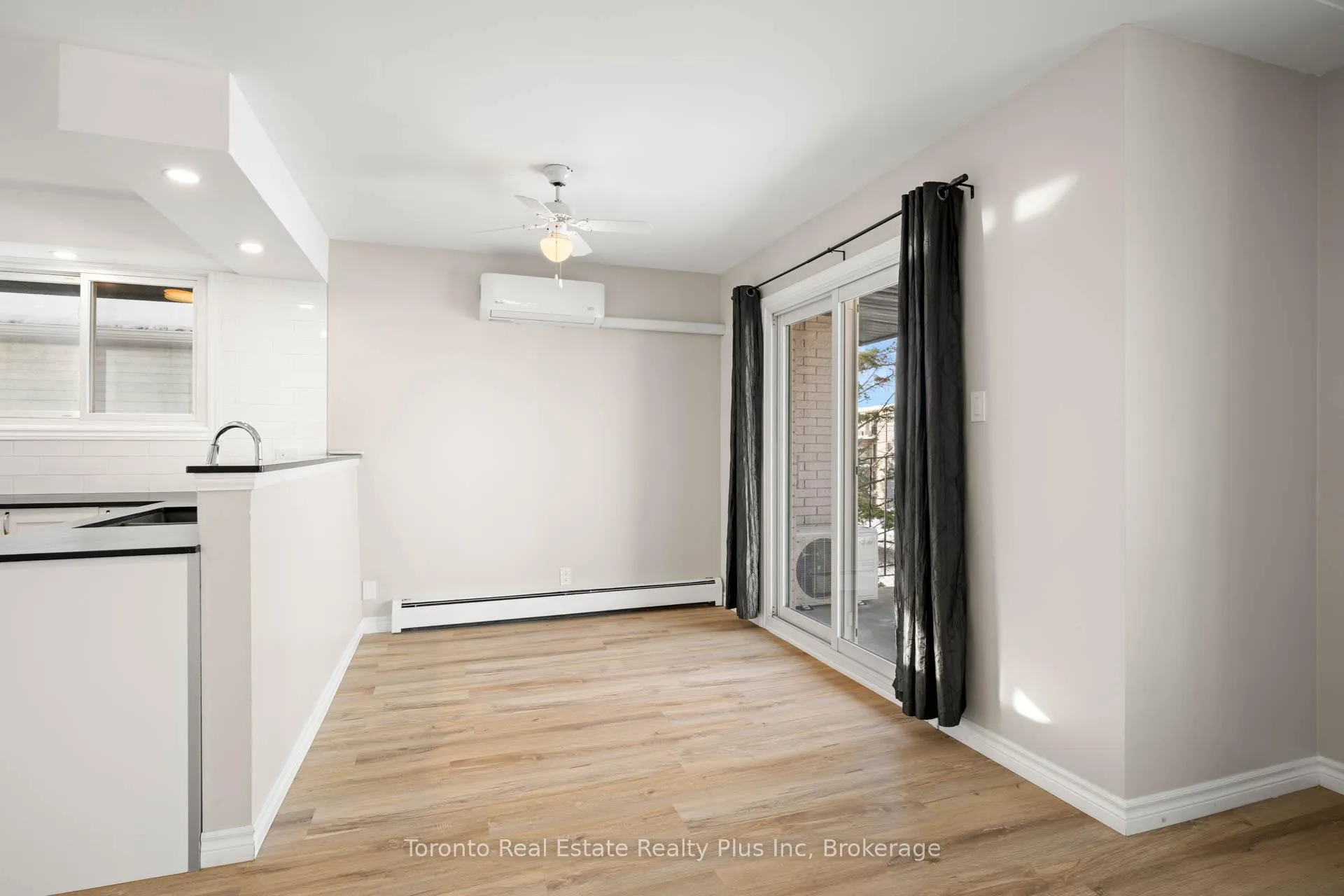 Photo 11 of 77 Second Avenue, Kitchener — HOMEH