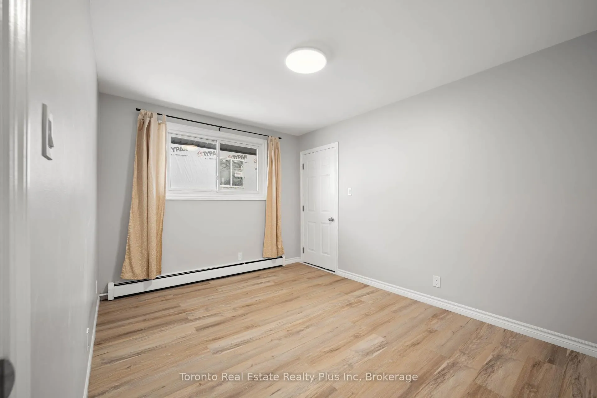 Photo 17 of 77 Second Avenue, Kitchener — HOMEH