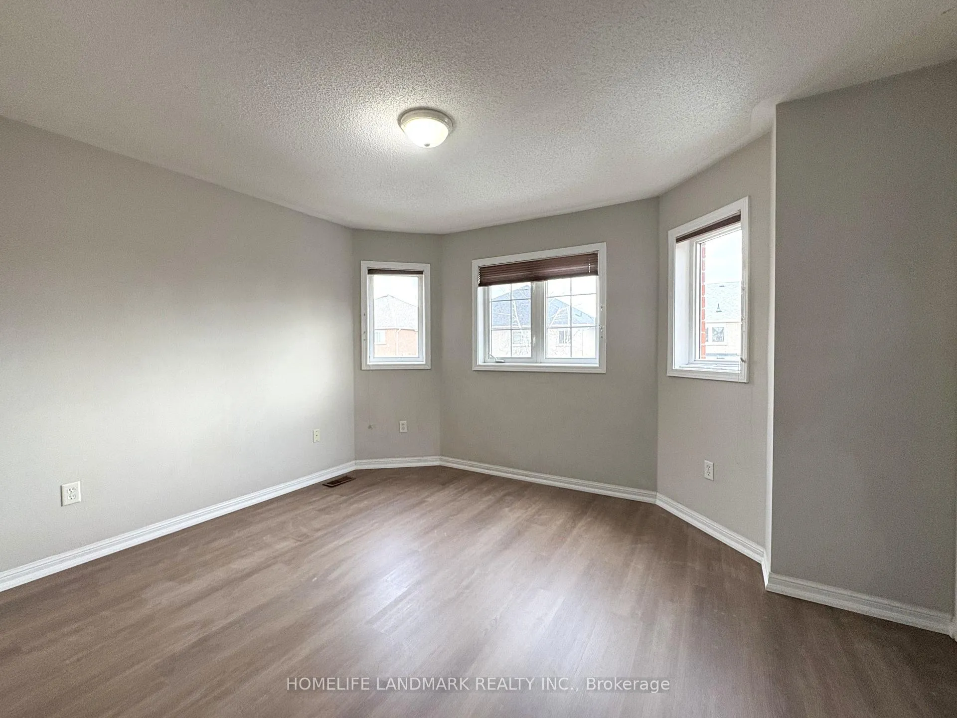 Photo 19 of 27 Devonwood Drive, Markham, Berczy — HOMEH