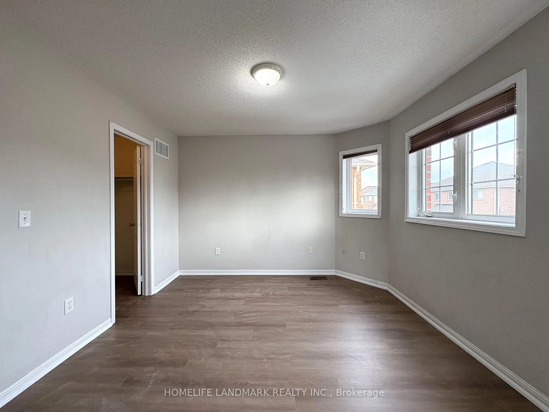 Photo 24 of 27 Devonwood Drive, Markham, Berczy — HOMEH