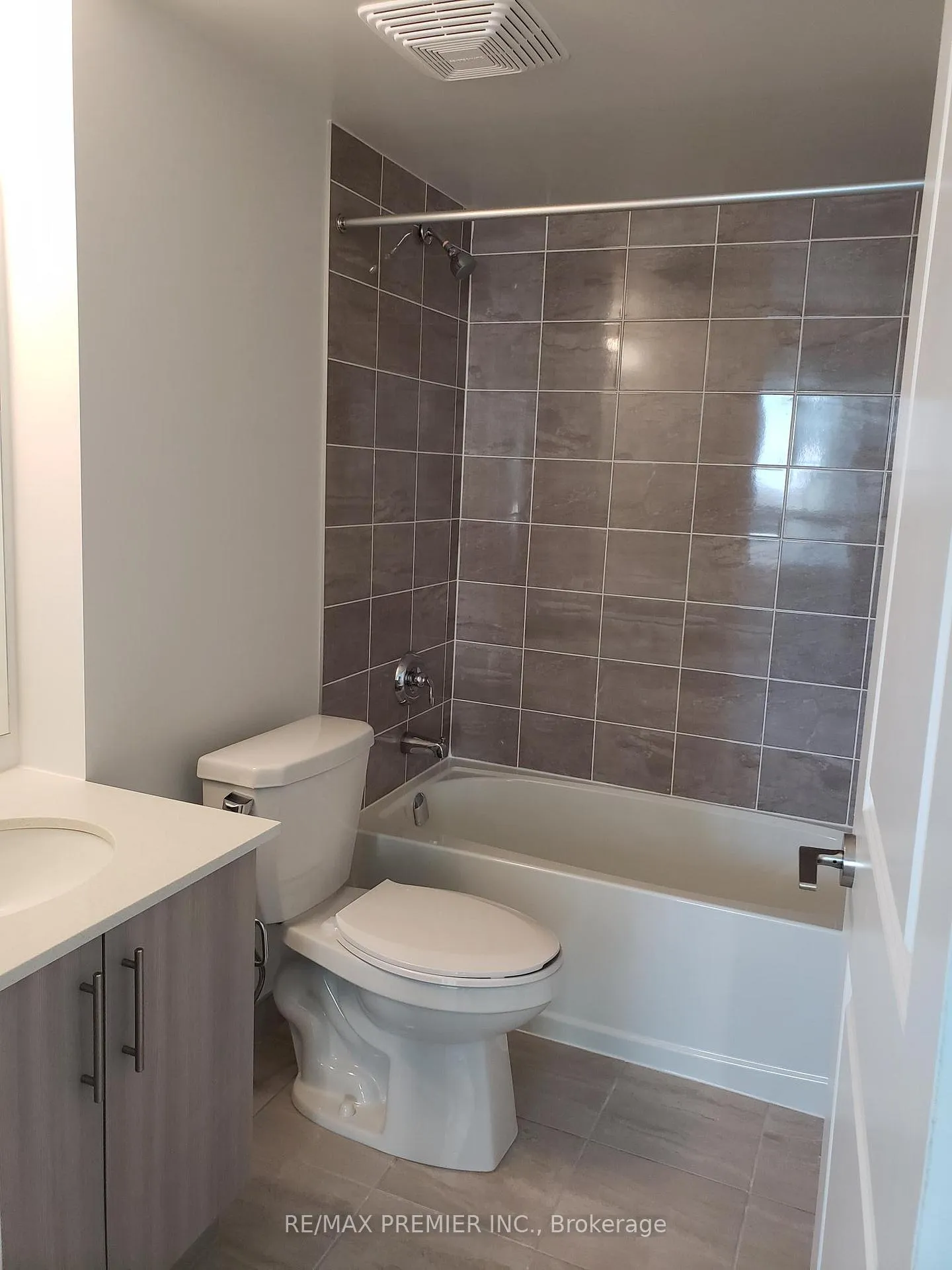 Photo 25 of Unit 1003, 1455 Celebration Drive, Pickering, Bay Ridges — HOMEH