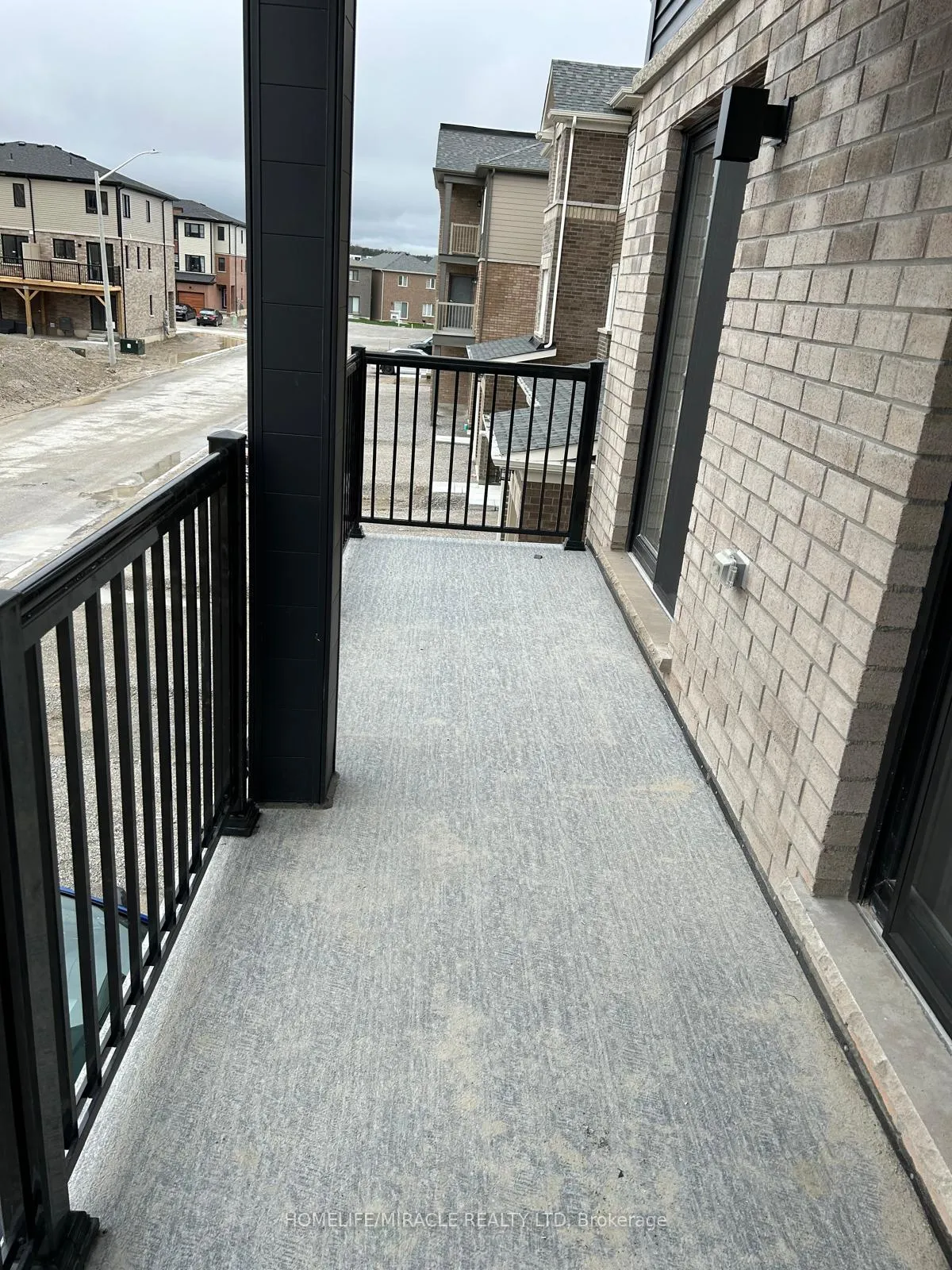 Photo 2 of Unit 2, 53 Pumpkin Corner Crescent, Barrie, Rural Barrie Southeast — HOMEH