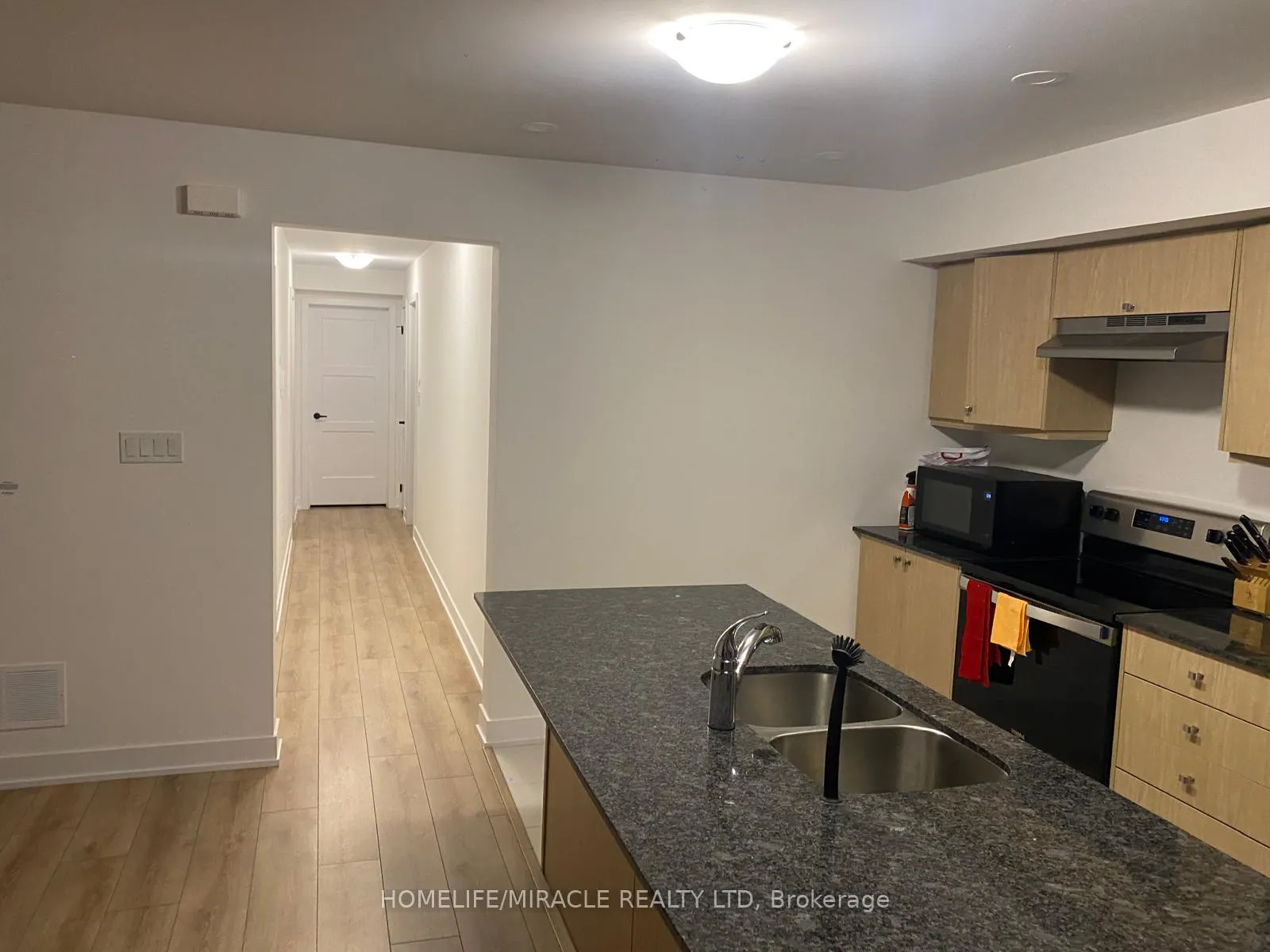 Photo 4 of Unit 2, 53 Pumpkin Corner Crescent, Barrie, Rural Barrie Southeast — HOMEH