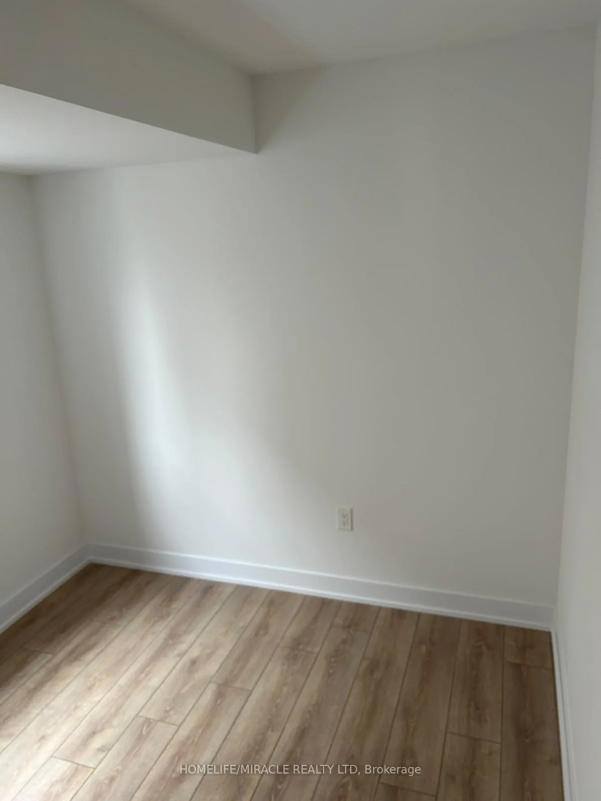 Photo 10 of Unit 2, 53 Pumpkin Corner Crescent, Barrie, Rural Barrie Southeast — HOMEH