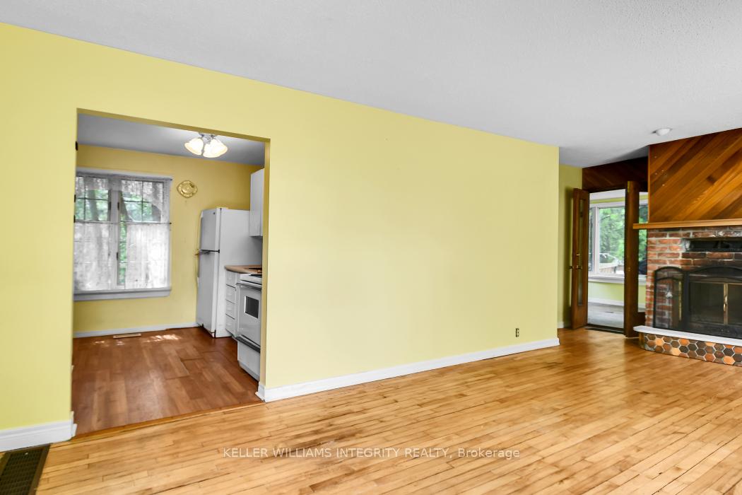 Photo 5 of 124 Swift Street, Ottawa, Dunrobin Shores — HOMEH