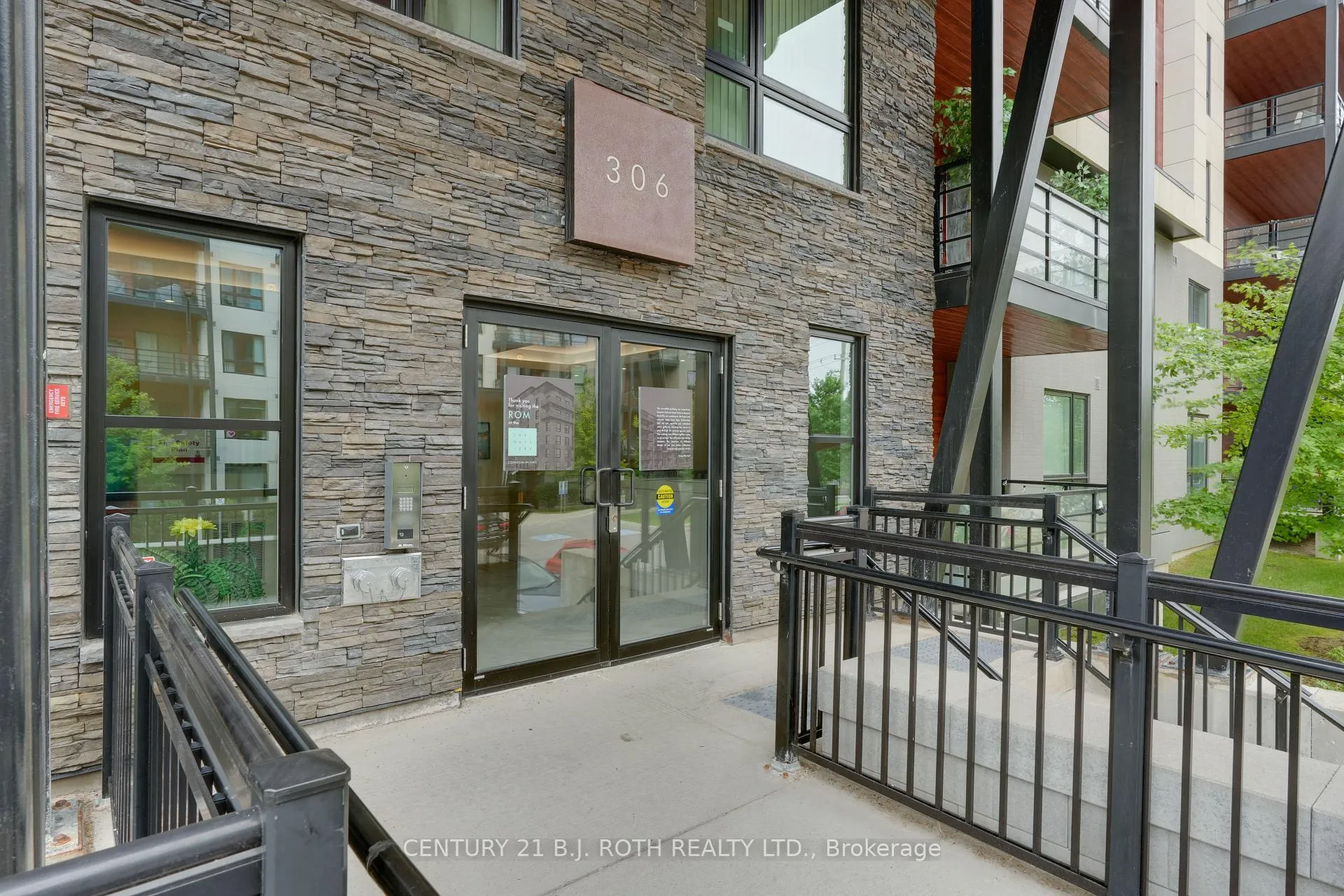 Photo 2 of Unit 112, 306 Essa Road, Barrie, 400 West — HOMEH