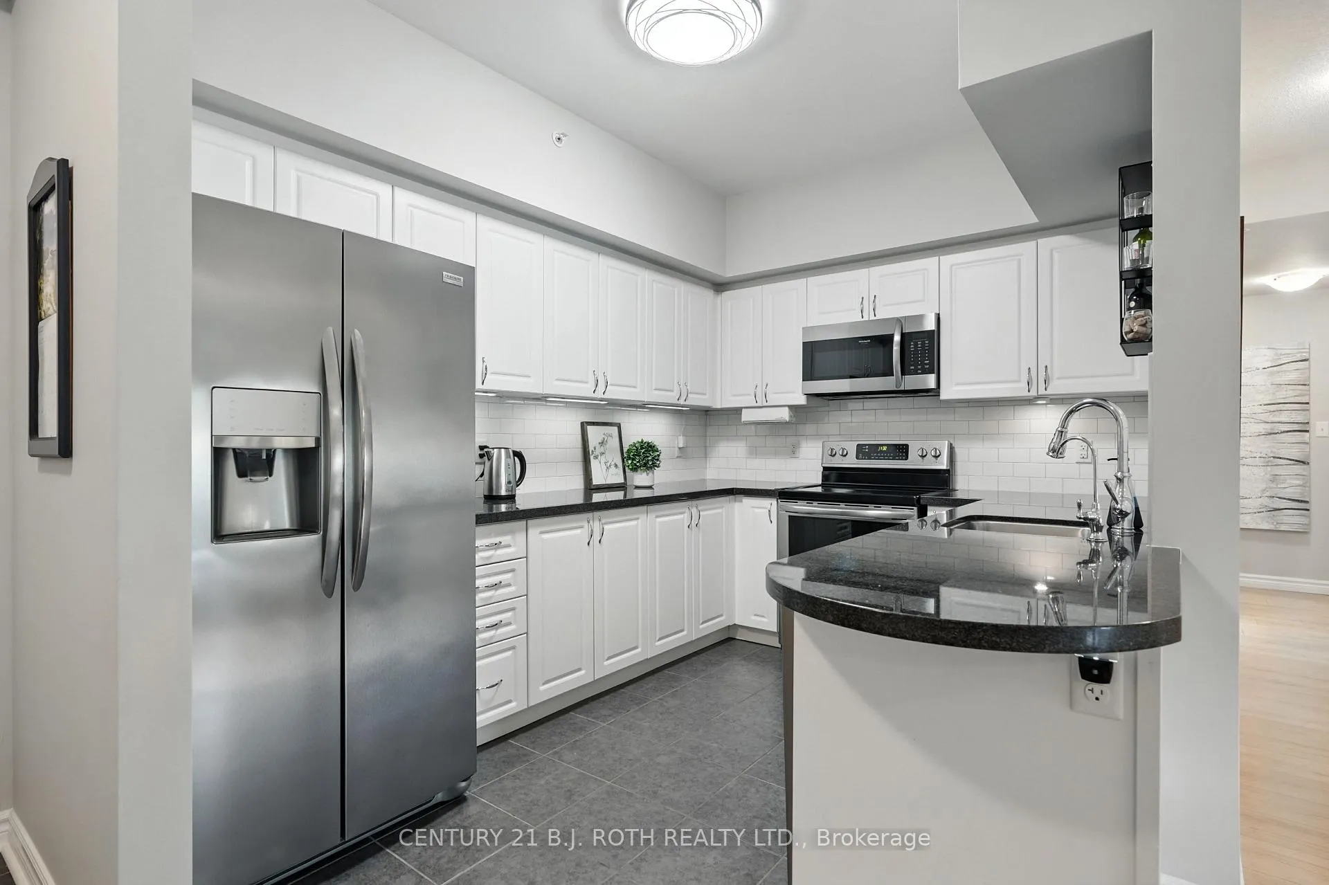 Photo 8 of Unit 112, 306 Essa Road, Barrie, 400 West — HOMEH