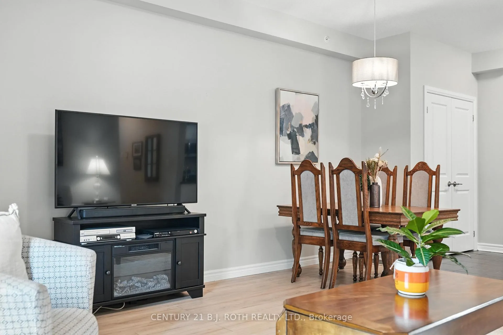 Photo 14 of Unit 112, 306 Essa Road, Barrie, 400 West — HOMEH