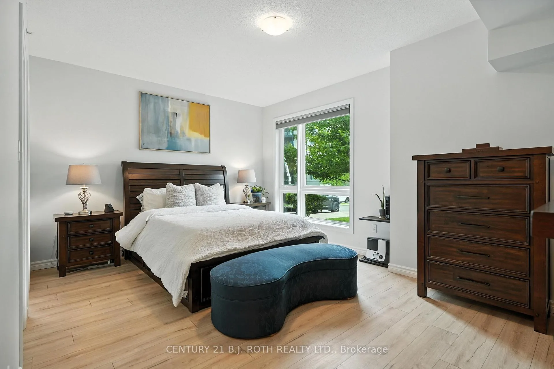 Photo 19 of Unit 112, 306 Essa Road, Barrie, 400 West — HOMEH
