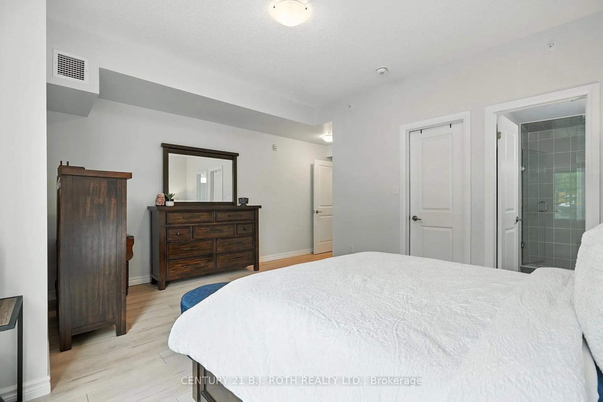 Photo 21 of Unit 112, 306 Essa Road, Barrie, 400 West — HOMEH