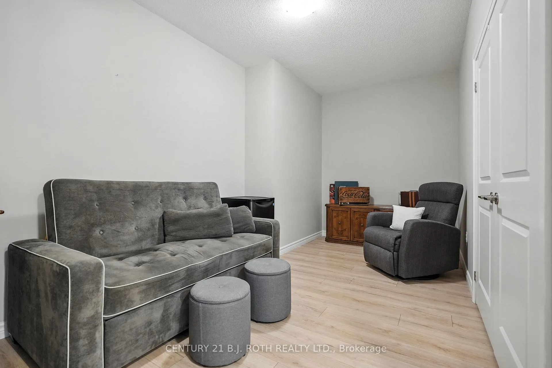 Photo 23 of Unit 112, 306 Essa Road, Barrie, 400 West — HOMEH