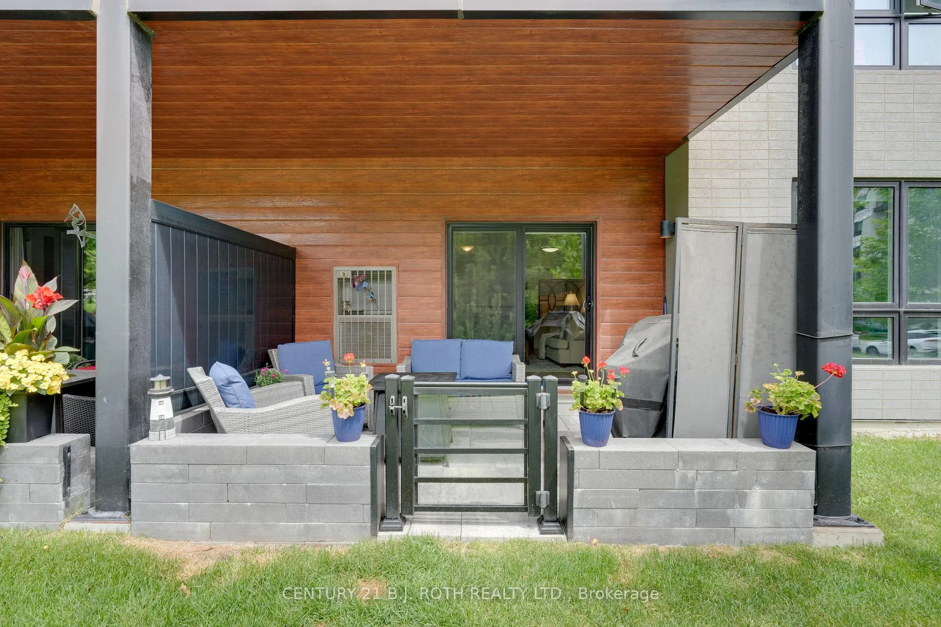 Photo 26 of Unit 112, 306 Essa Road, Barrie, 400 West — HOMEH