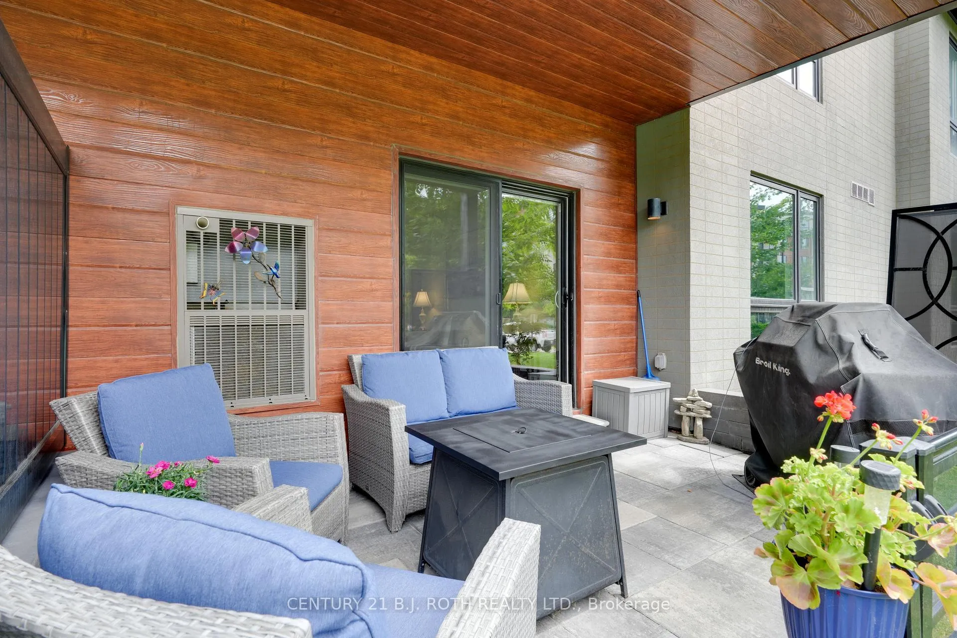 Photo 27 of Unit 112, 306 Essa Road, Barrie, 400 West — HOMEH