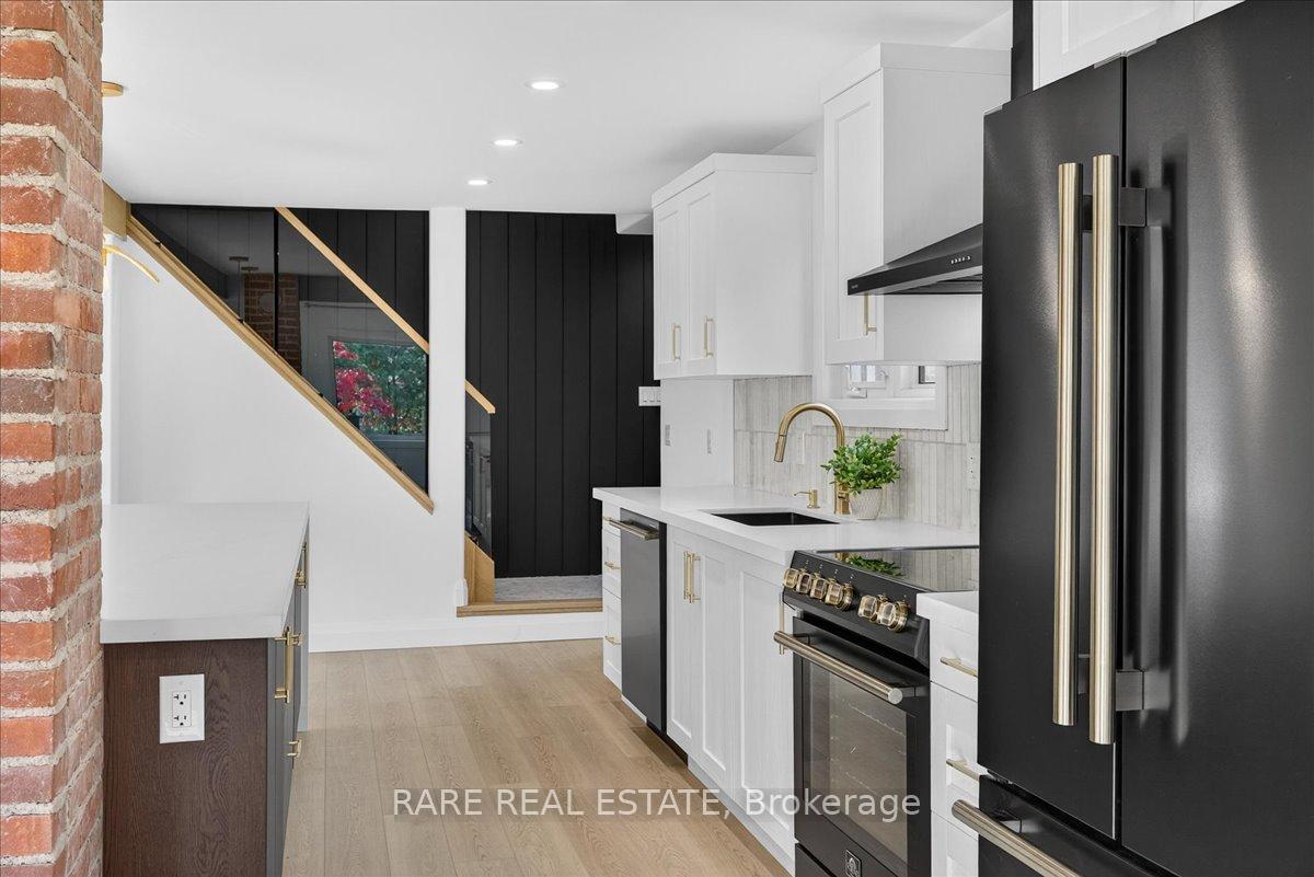 Photo 12 of 425 Codrington Street, Barrie, Codrington — HOMEH