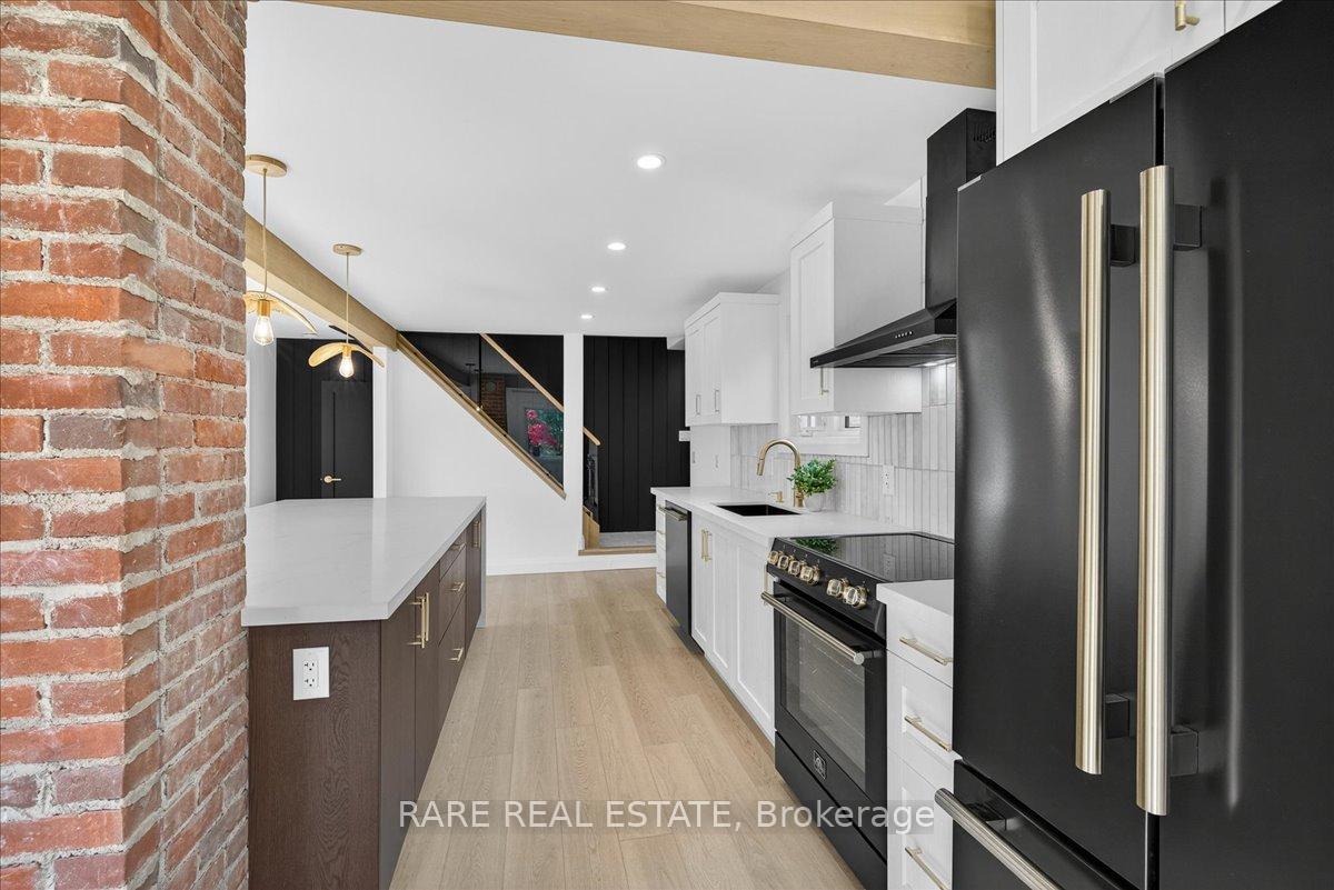 Photo 13 of 425 Codrington Street, Barrie, Codrington — HOMEH