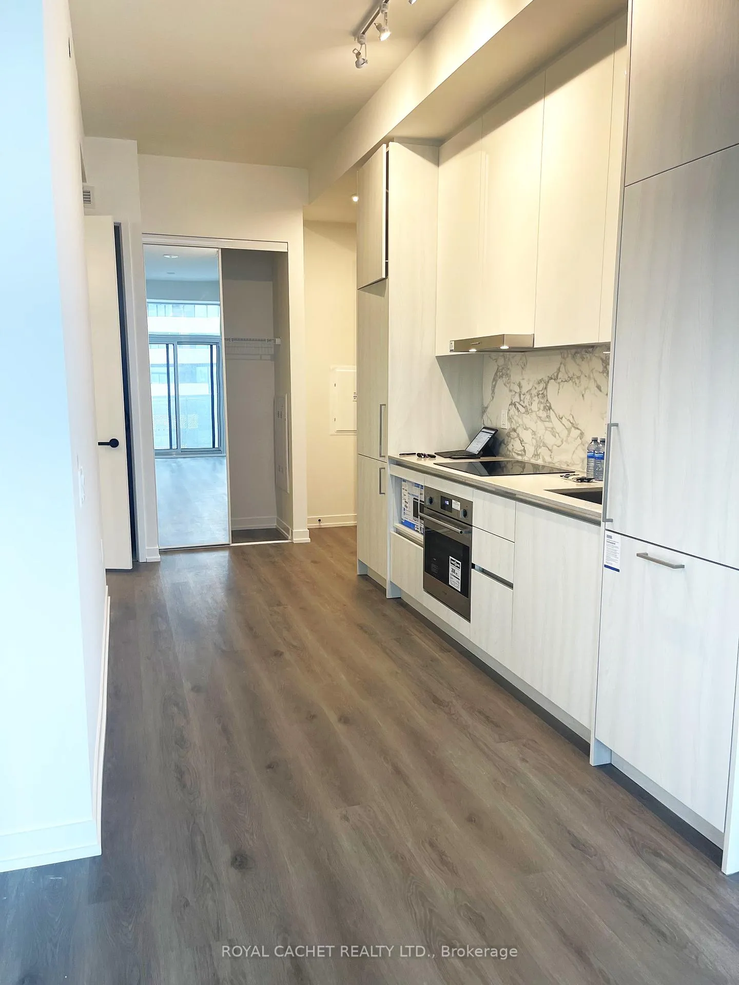 Photo 4 of Unit 2715, 225 Commerce Street, Vaughan, Vaughan Corporate Centre — HOMEH