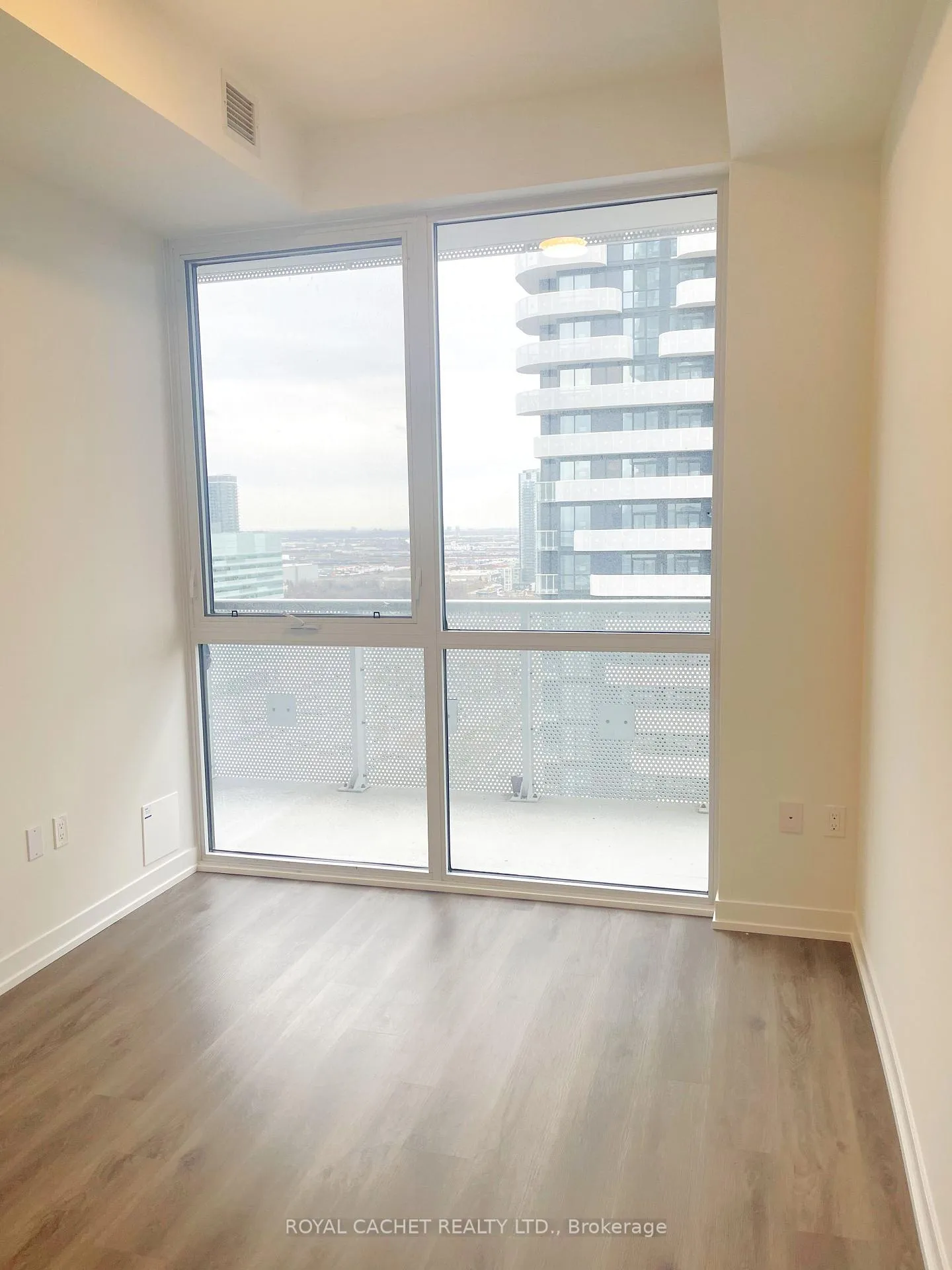 Photo 5 of Unit 2715, 225 Commerce Street, Vaughan, Vaughan Corporate Centre — HOMEH