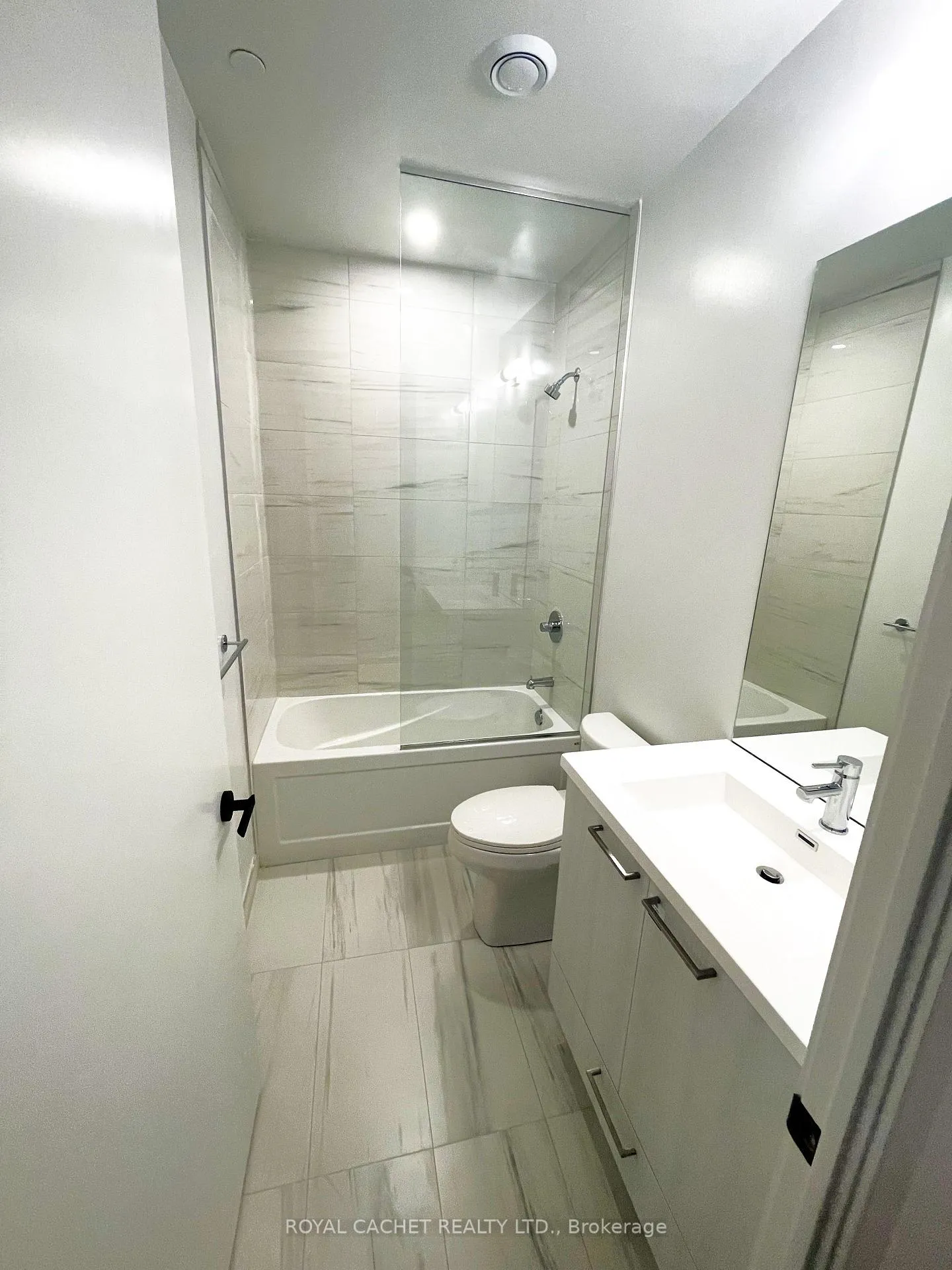 Photo 9 of Unit 2715, 225 Commerce Street, Vaughan, Vaughan Corporate Centre — HOMEH