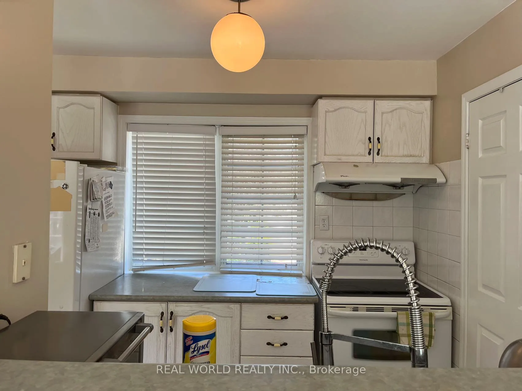 Photo 8 of Unit 13, 8 Cox Boulevard, Markham, Unionville — HOMEH