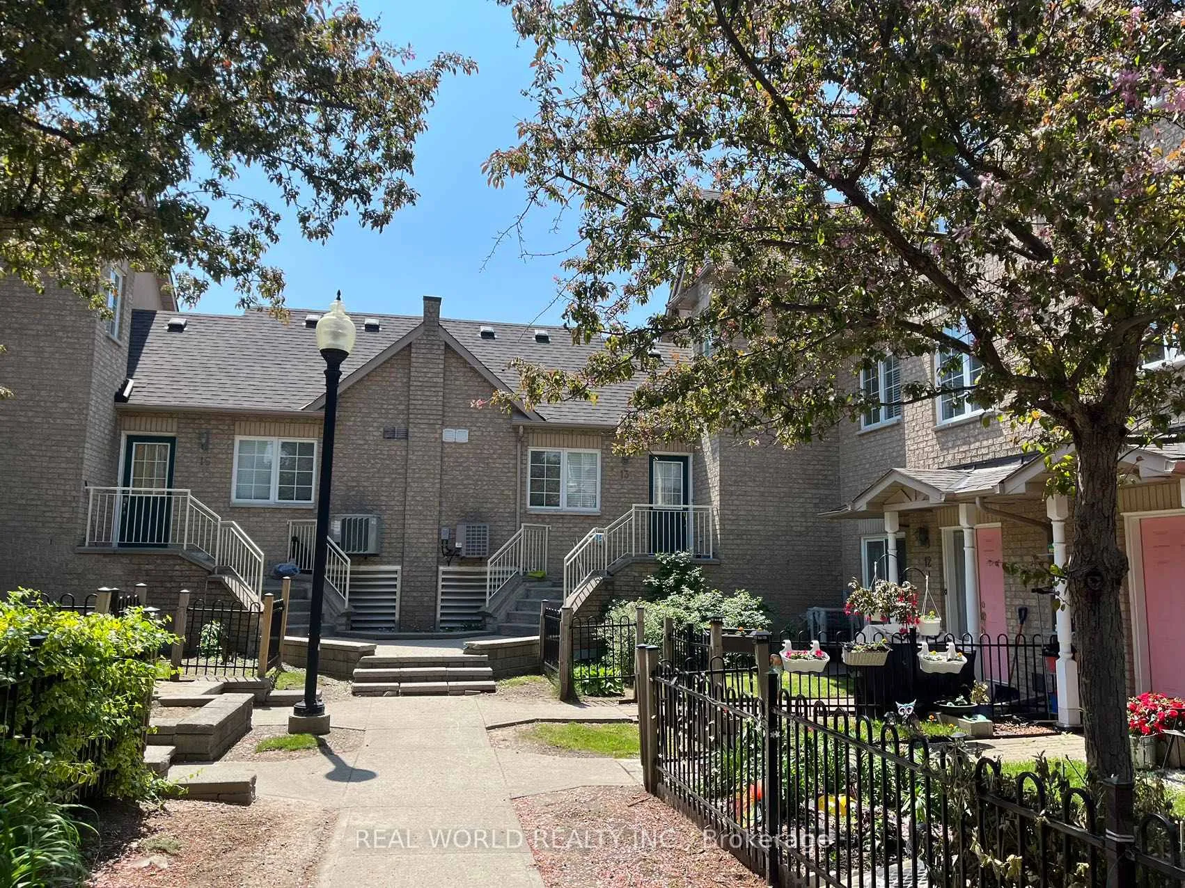 Photo 16 of Unit 13, 8 Cox Boulevard, Markham, Unionville — HOMEH