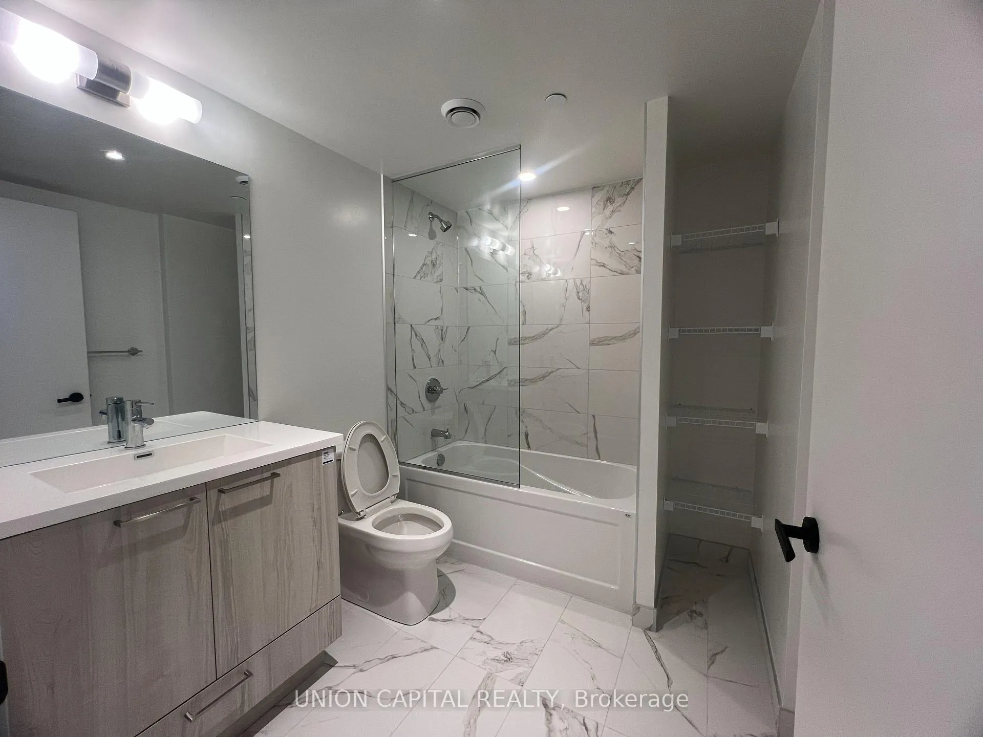 Photo 3 of Unit 1011, 195 Commerce Street, Vaughan, Concord — HOMEH